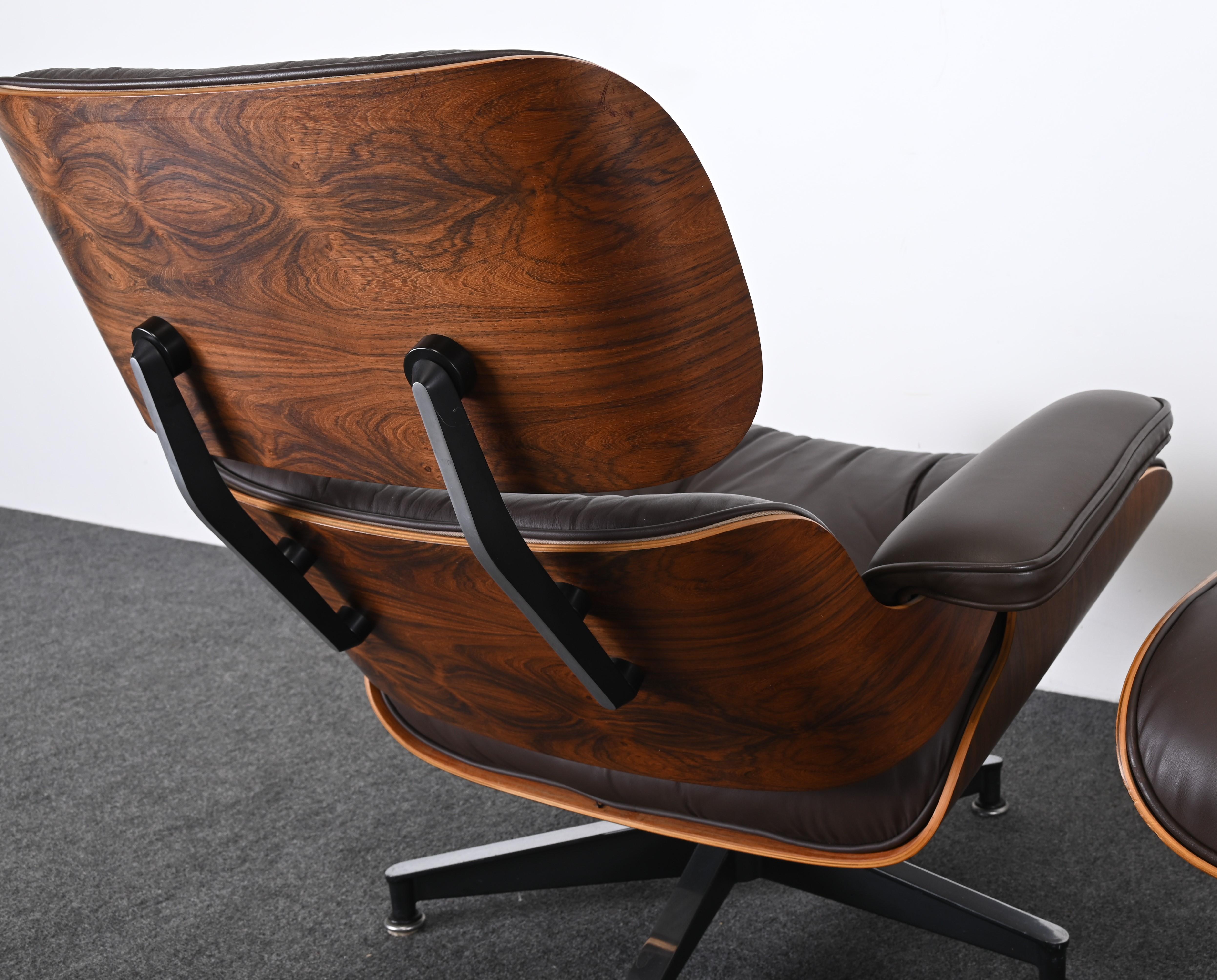 Charles Eames Lounge Chair and Ottoman in Rosewood and Chocolate Leather, 1977 5