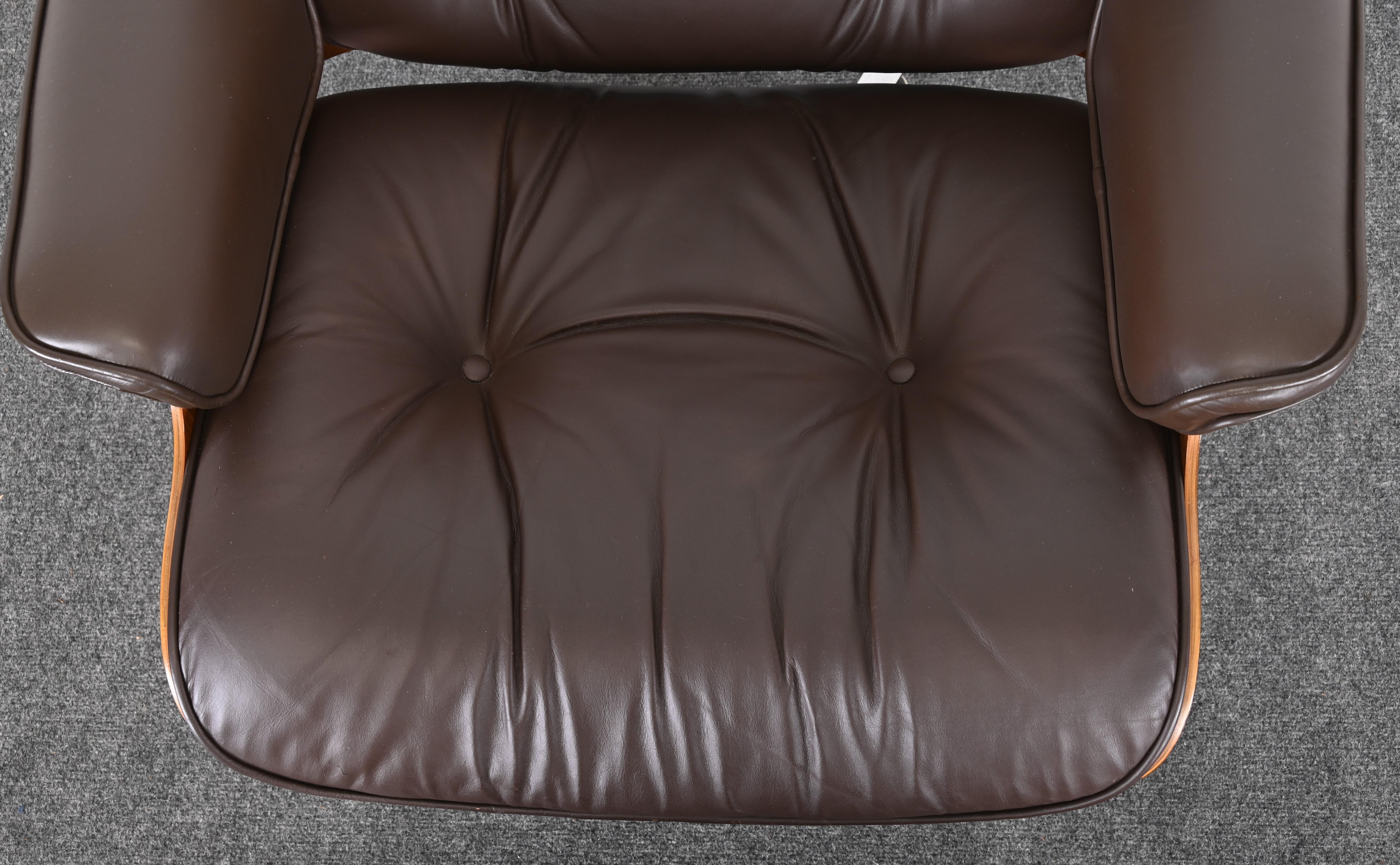Aluminum Charles Eames Lounge Chair and Ottoman in Rosewood and Chocolate Leather, 1977