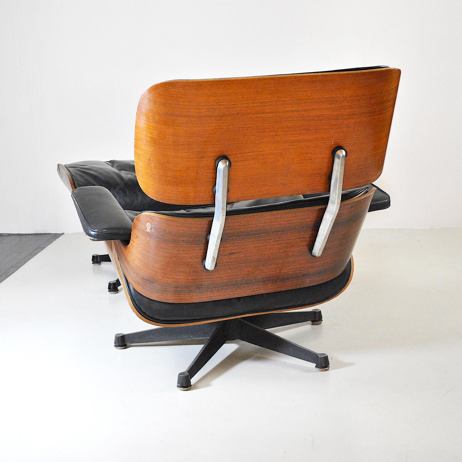 Charles Eames Lounge Chair and Ottomana for Herman Miller 1