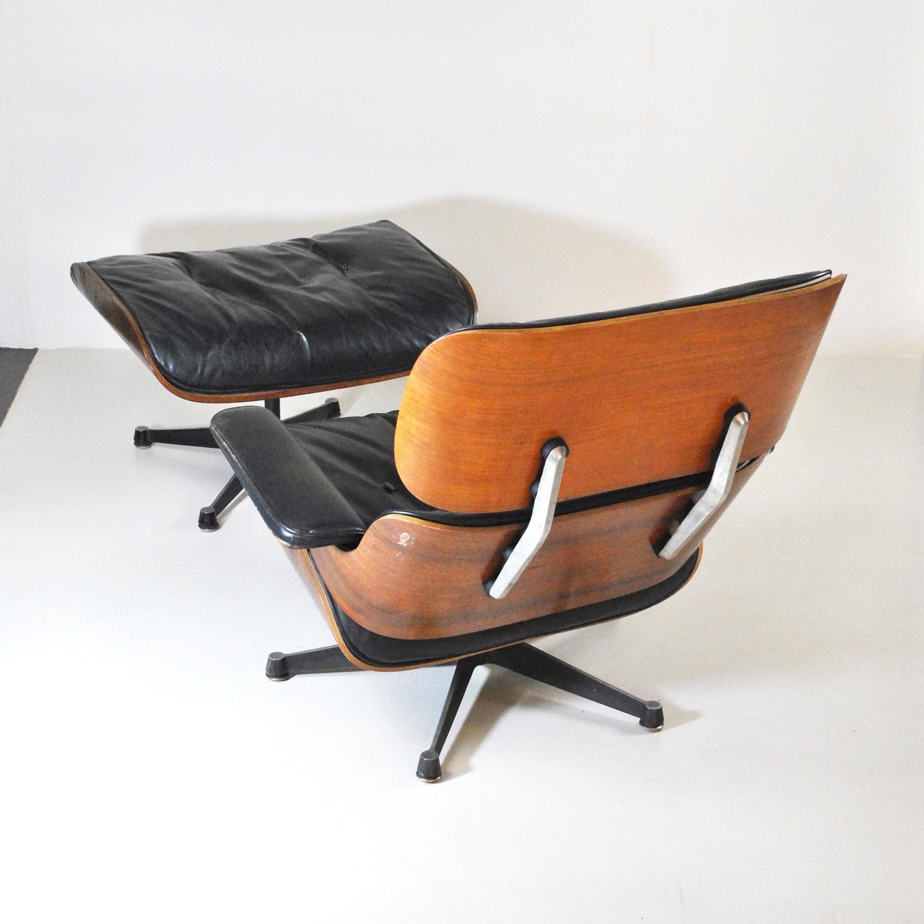 Charles Eames Lounge Chair and Ottomana for Herman Miller 2