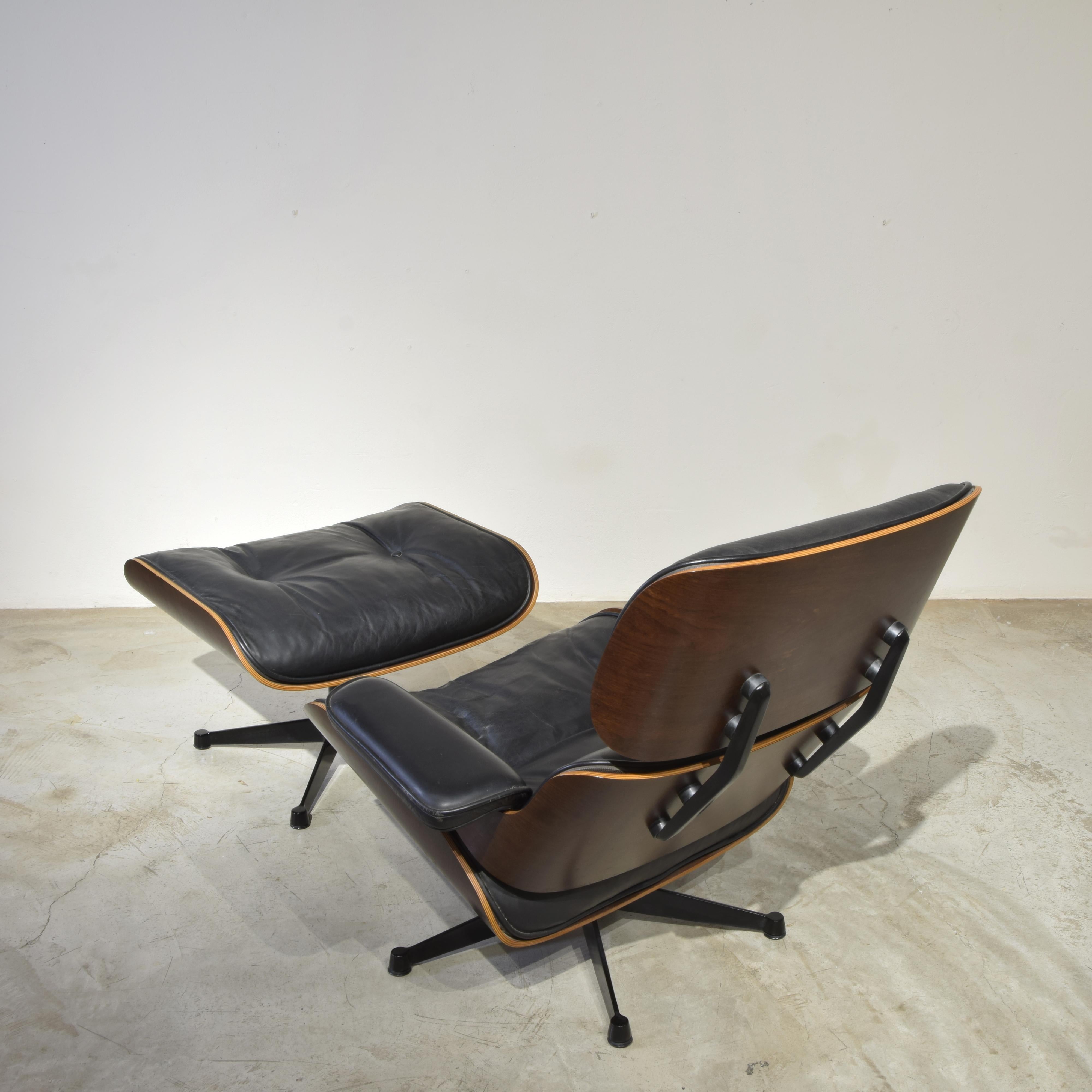 Central American Charles Eames lounge chair for Herman Miller 1970s. (first production ) For Sale
