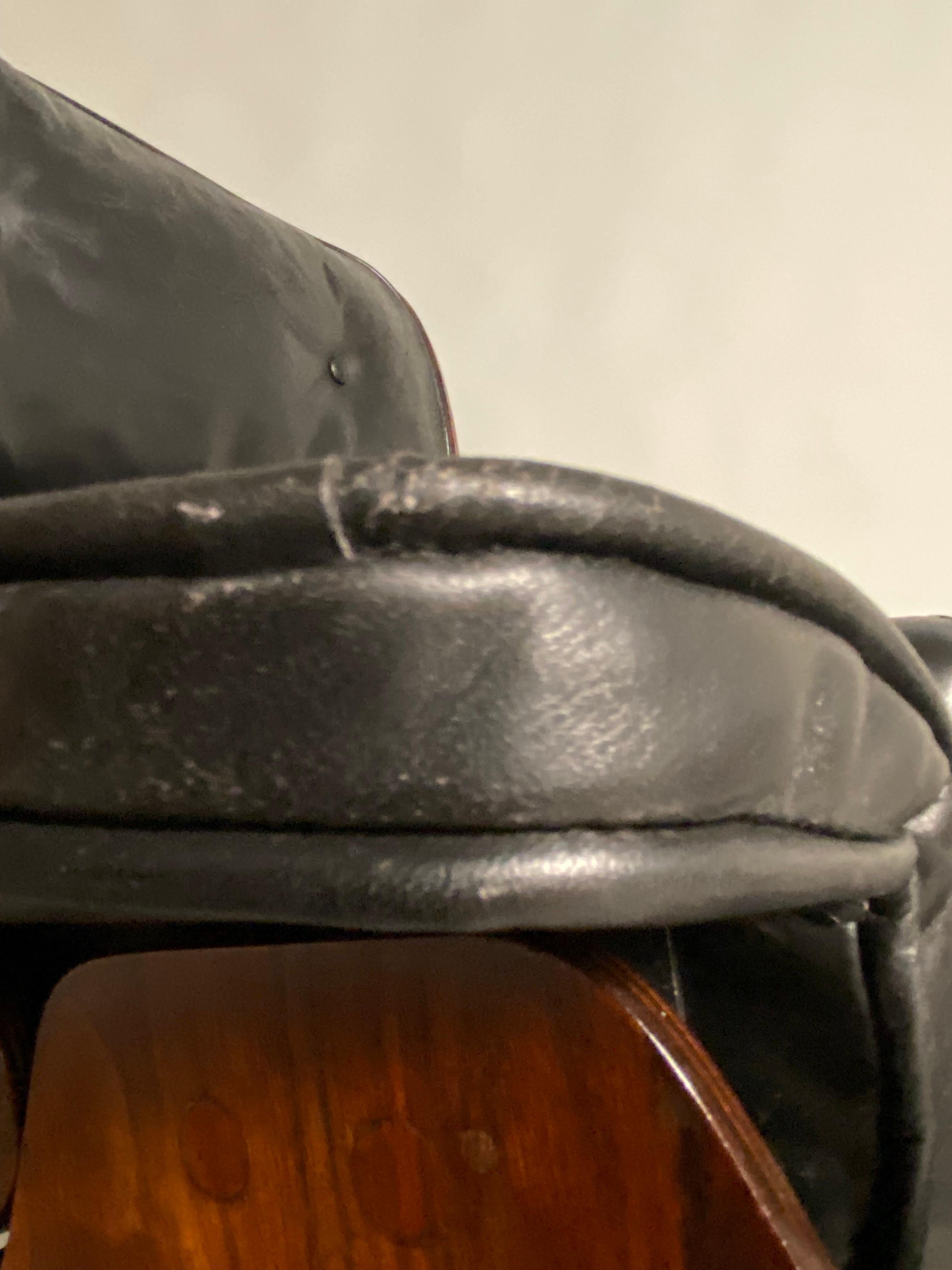 Charles Eames, chaise longue en cuir noir par Herman Miller  en vente 1