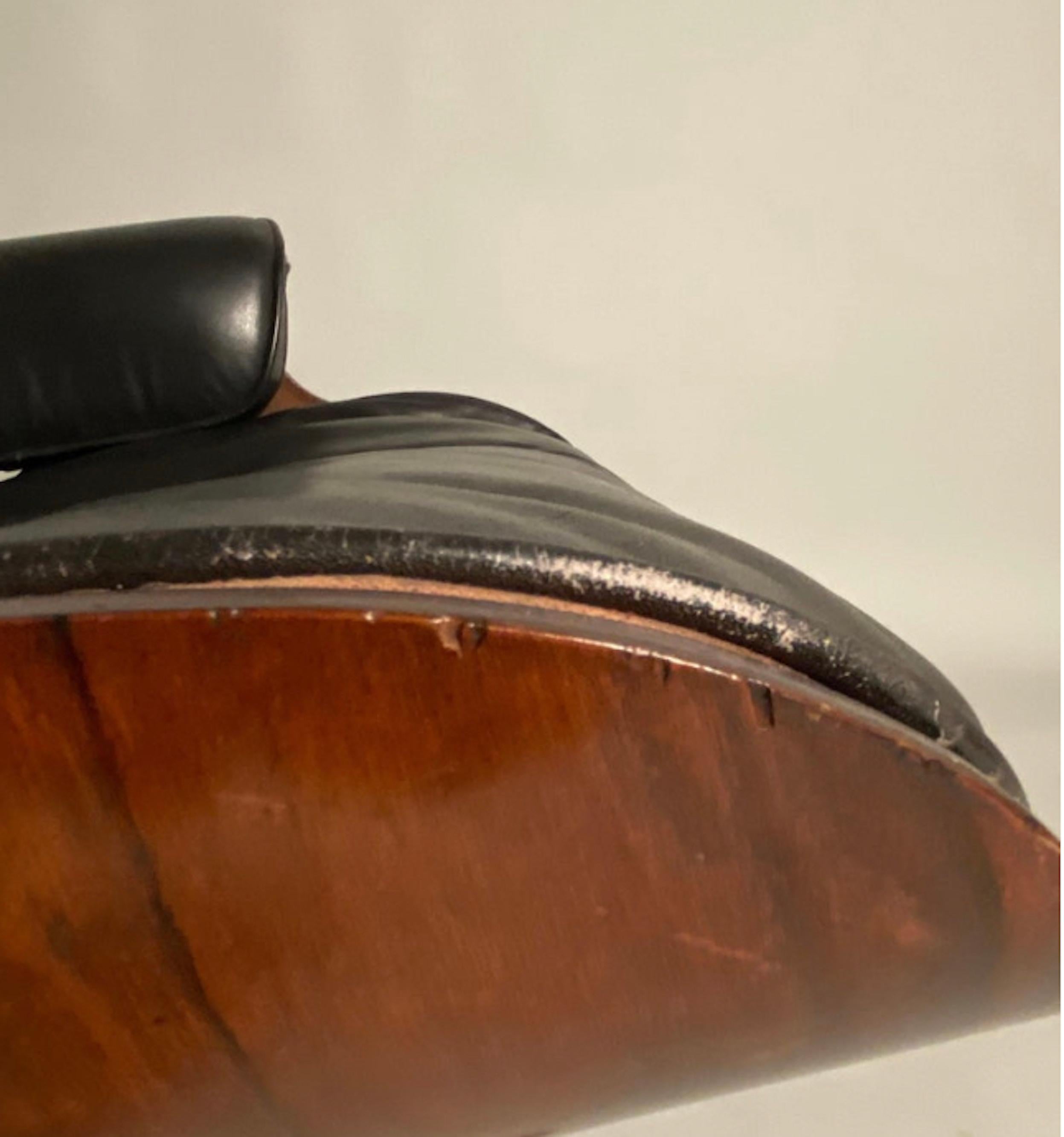Leather Charles Eames, Lounge Chair in black leather by Herman Miller For Sale