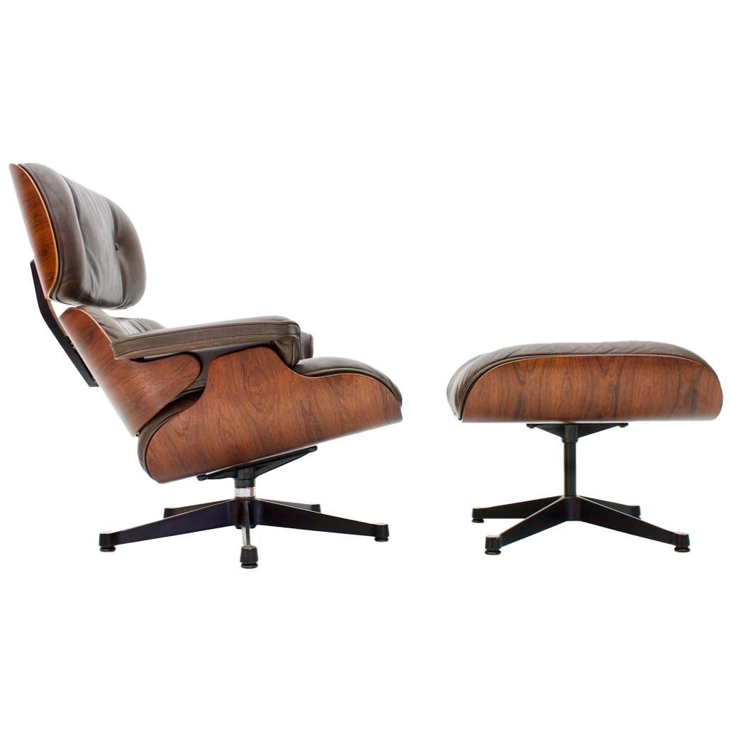 Charles Eames Lounge Chair with Ottoman in Chocolate Brown Leather For Sale