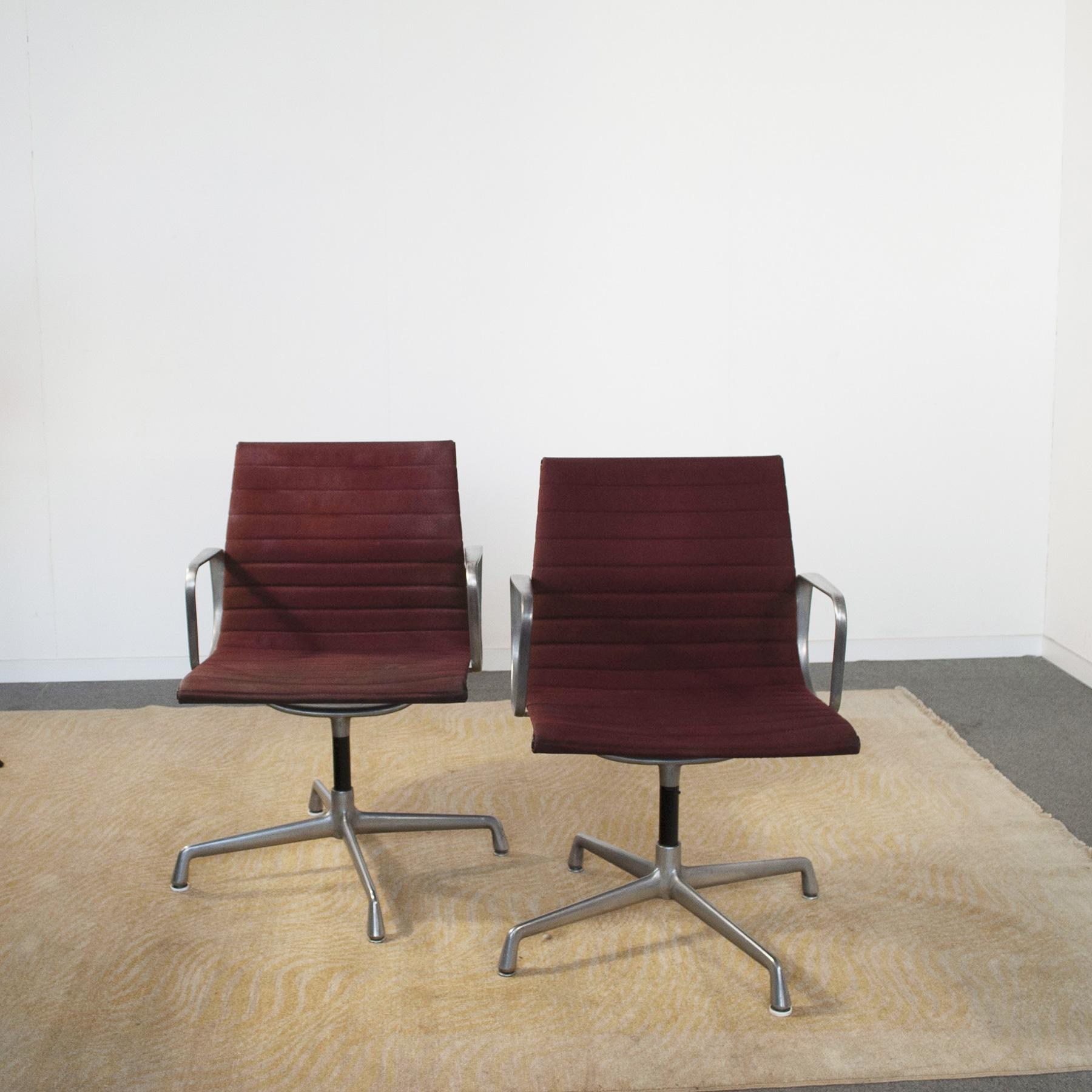Charles Eames Lounge Chairs for Herman Miller In Good Condition For Sale In bari, IT
