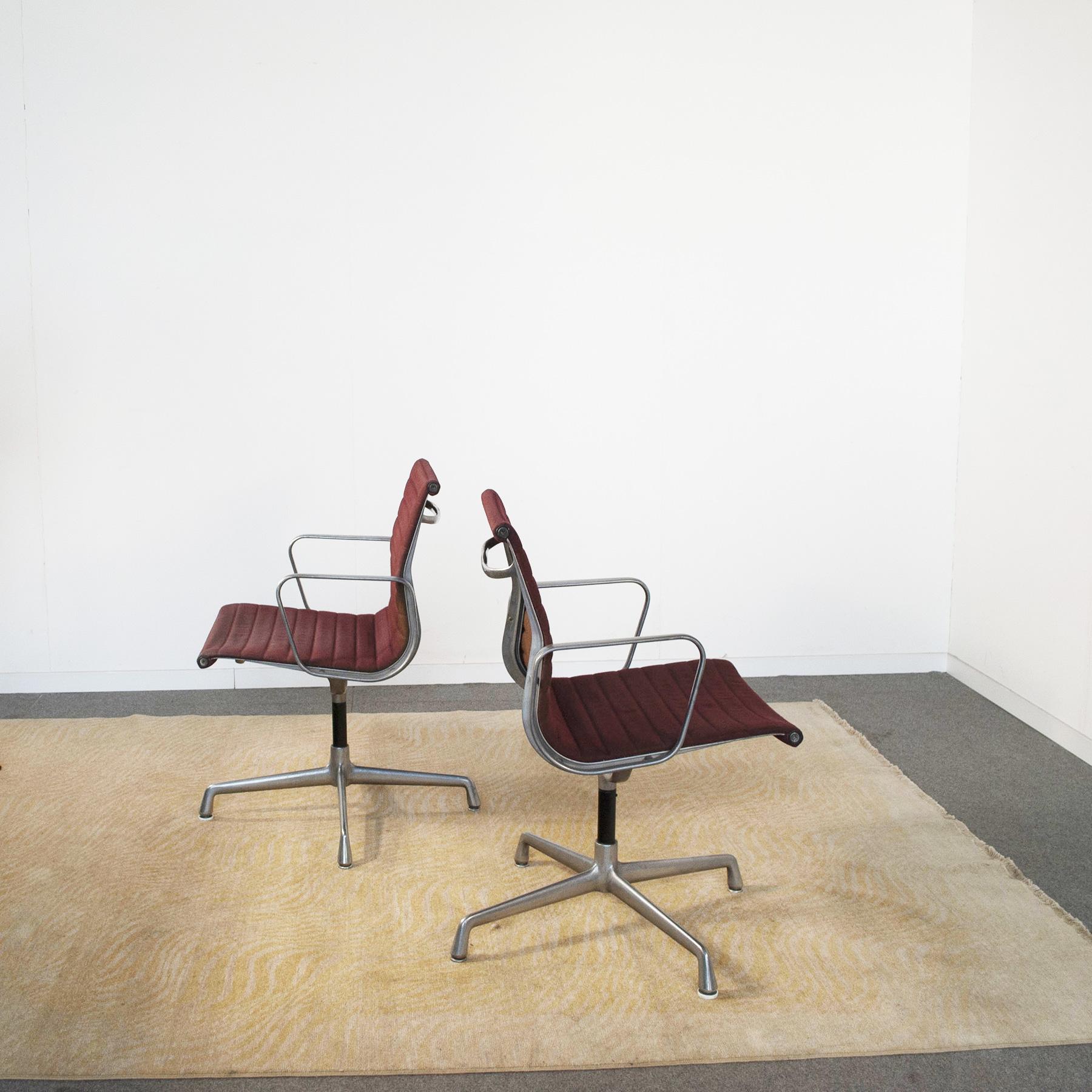 Late 20th Century Charles Eames Lounge Chairs for Herman Miller For Sale