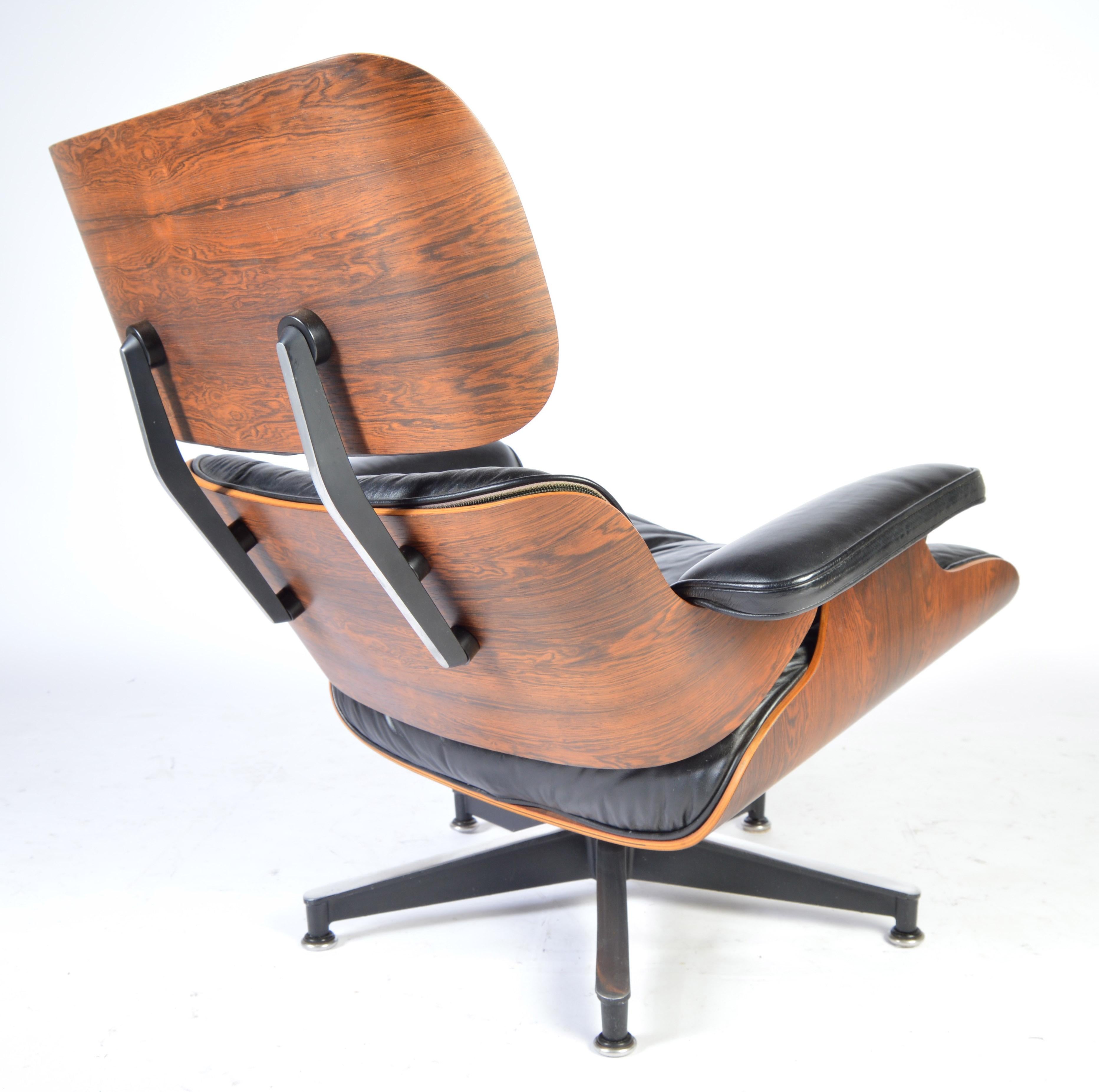 Charles Eames Rosewood 670 Lounge Chair for Herman Miller, 1970s In Good Condition In Southampton, NJ