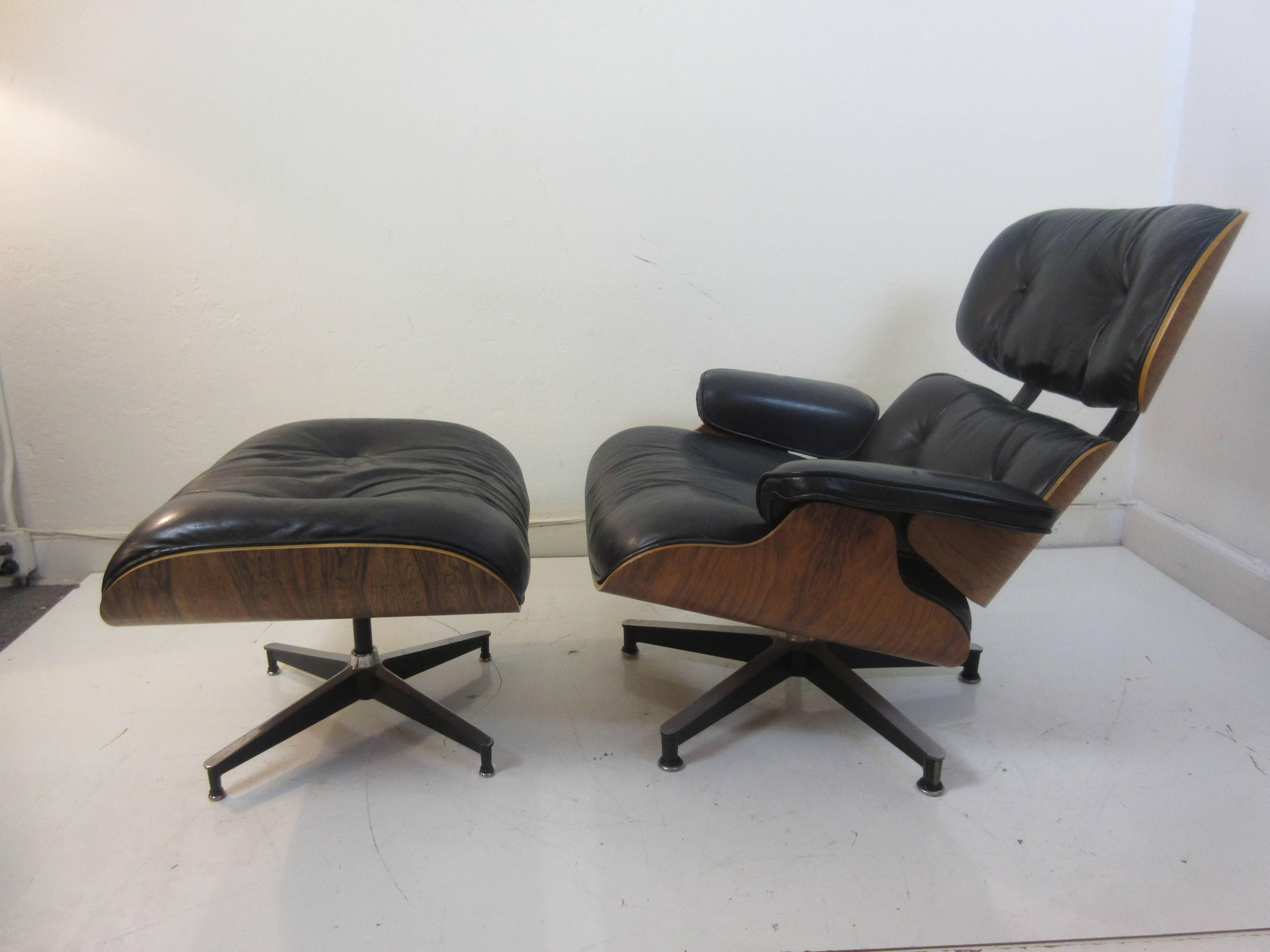 Mid-Century Modern Charles Eames Rosewood 670/71 Chair and Ottoman for Herman Miller