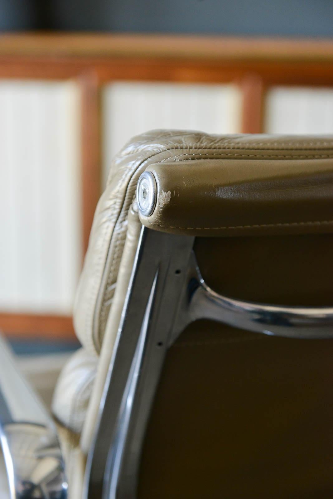 Charles Eames Soft Pad Management Chair in Tan Leather 2