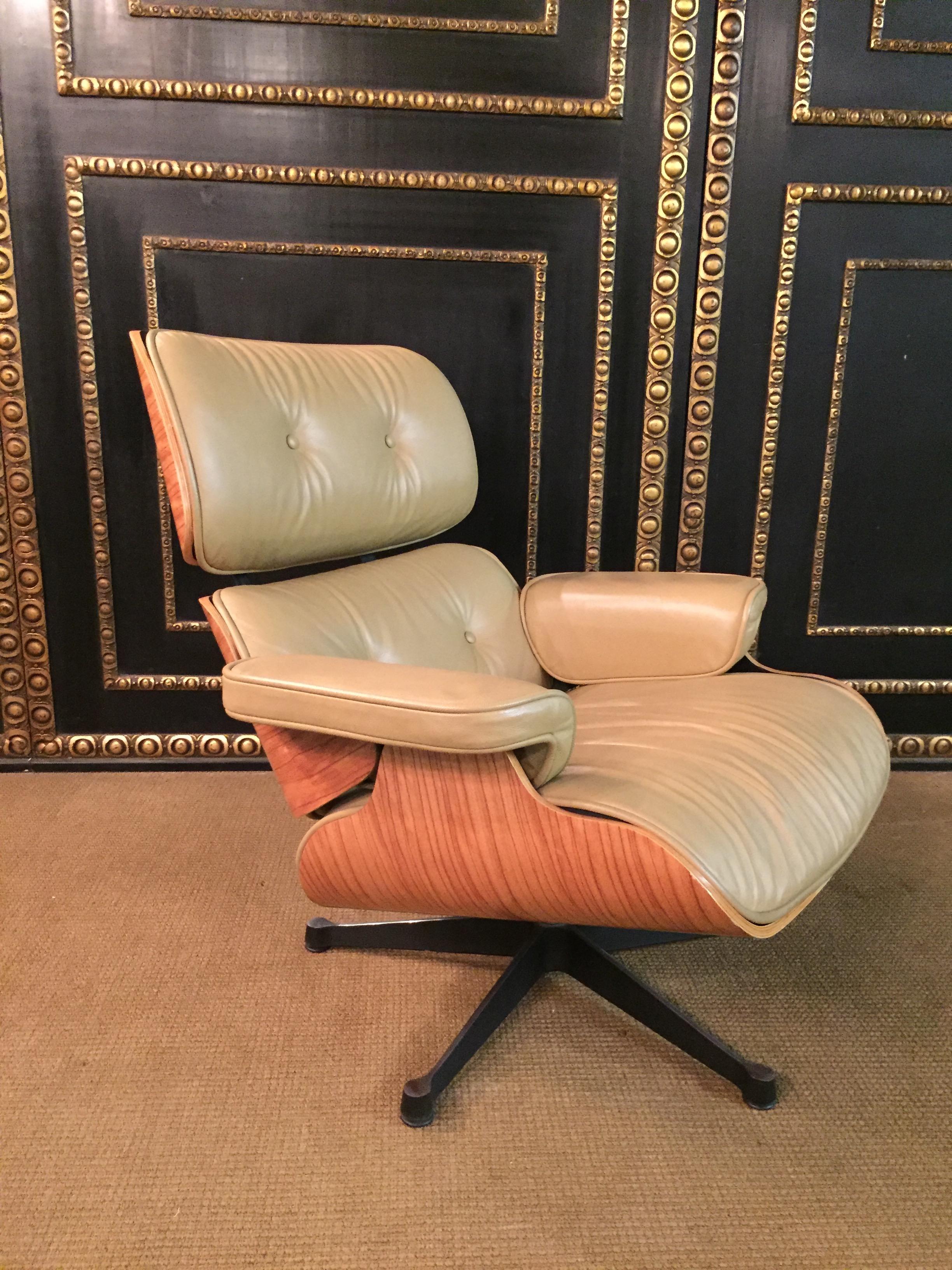 20th Century Charles Eames Style Lounge Chair with Ottoman