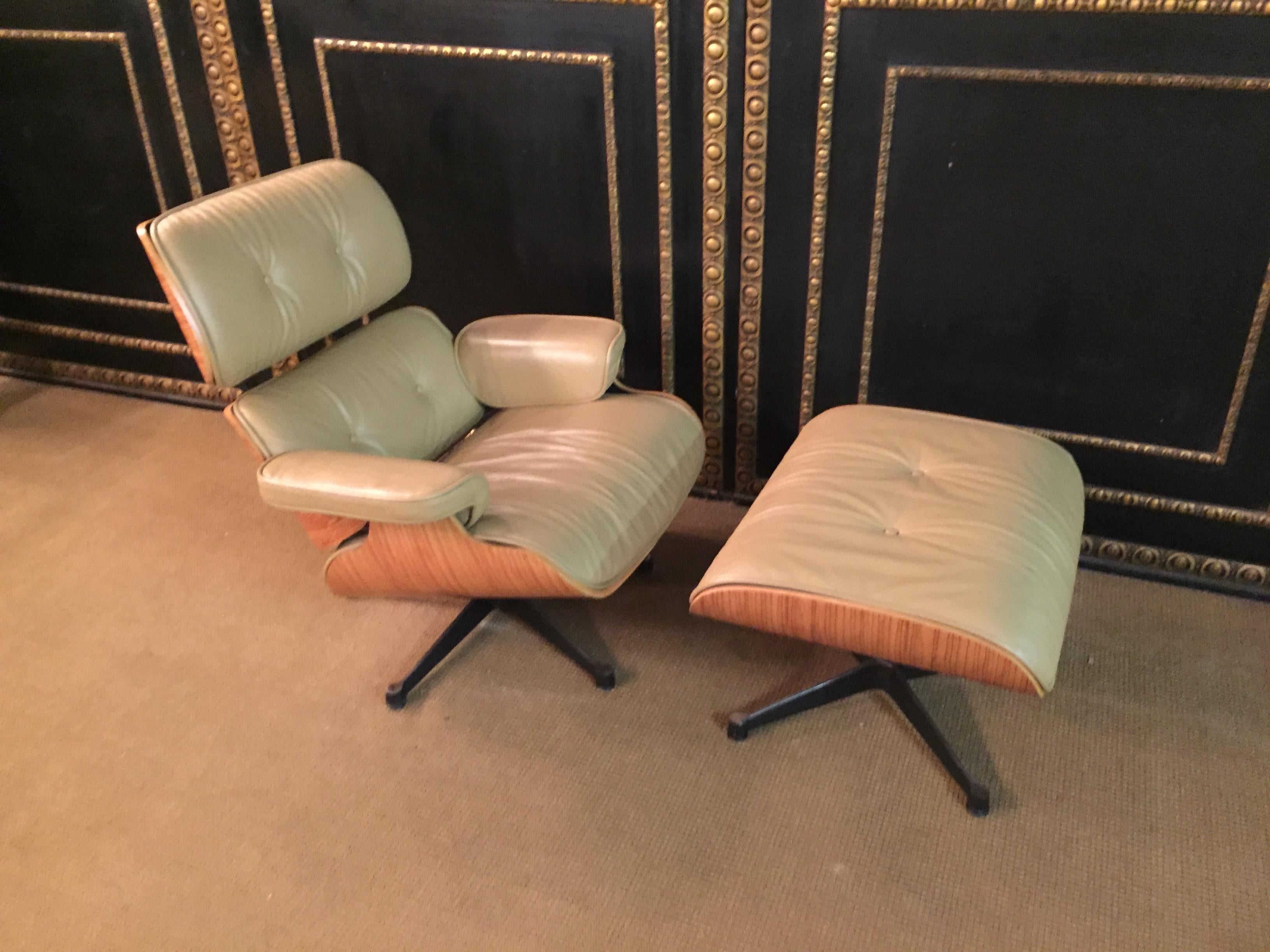 Bauhaus Charles Eames Style Lounge Chair with Ottoman