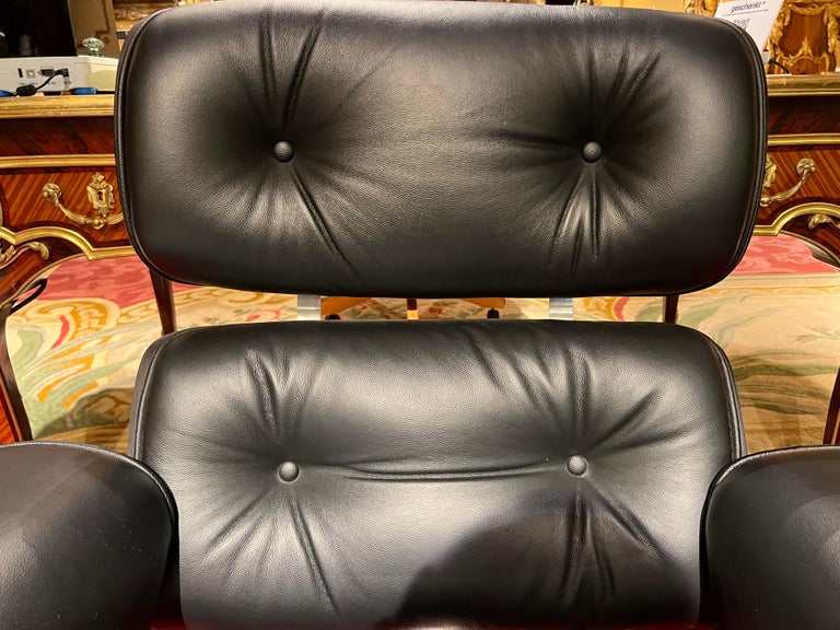 Mahogany Charles Eames Style Lounge Chair with Ottoman Real Leather Black For Sale