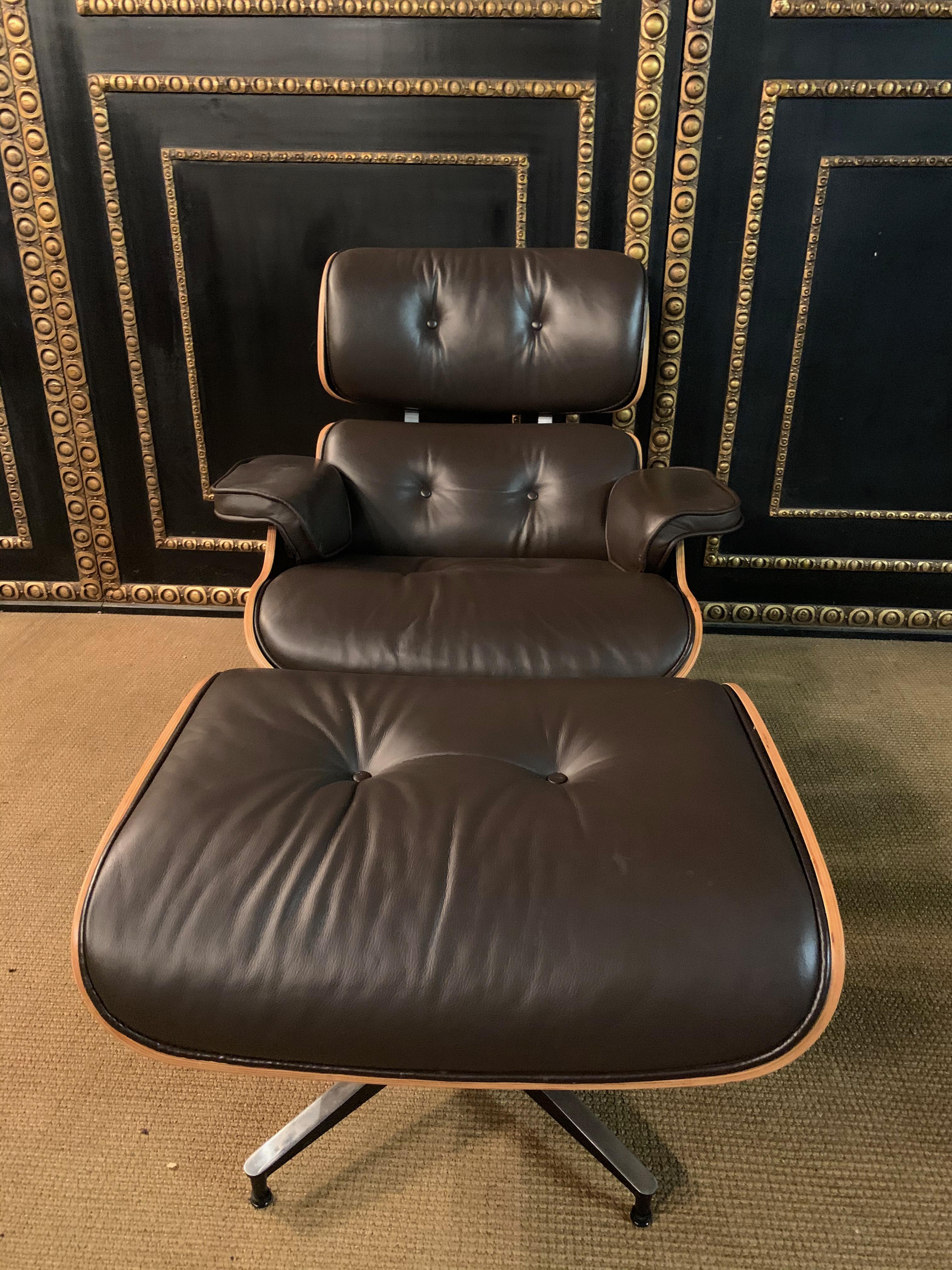 Bauhaus Charles Eames Style Lounge Chair with Ottoman real Leather
