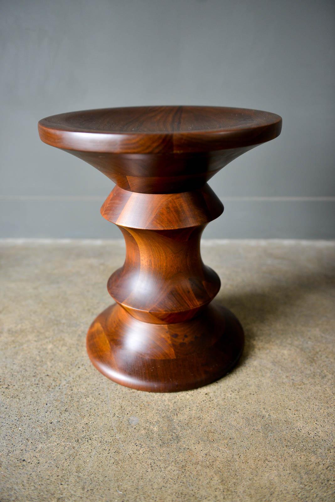 Vintage Charles Eames Time Life walnut stool model 'A', circa 1965. Original condition with hand oiled finish. Very good to excellent as shown in photos. 

Measures: 15