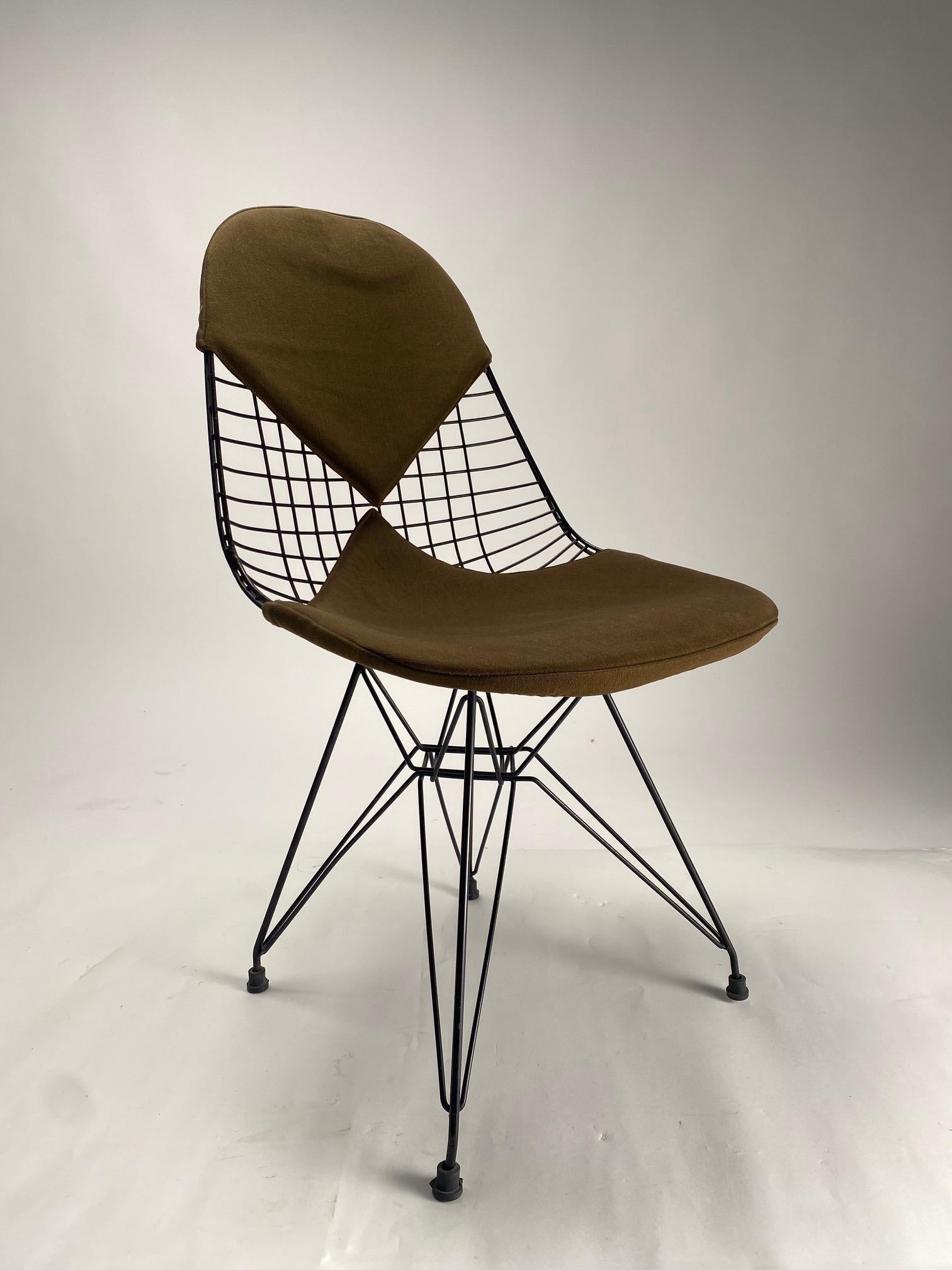 Mid-Century Modern Charles Eames Wire Chairs with Bikini Cover on Eiffel Base's (Old Edition) For Sale