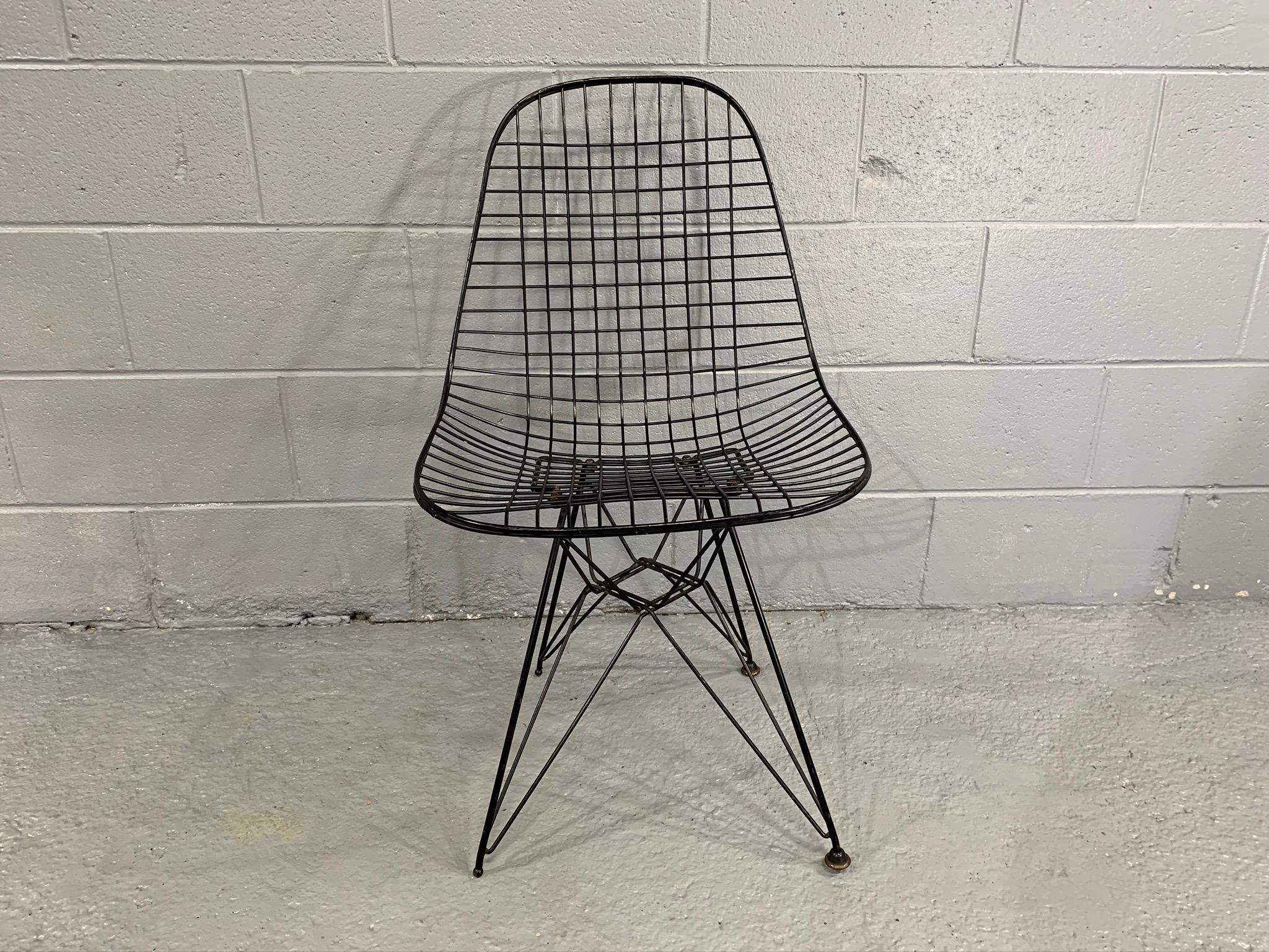 Charles Eames Wire Eiffel Chair DKR aus schwarz beschichtetem Metall (Moderne der Mitte des Jahrhunderts)