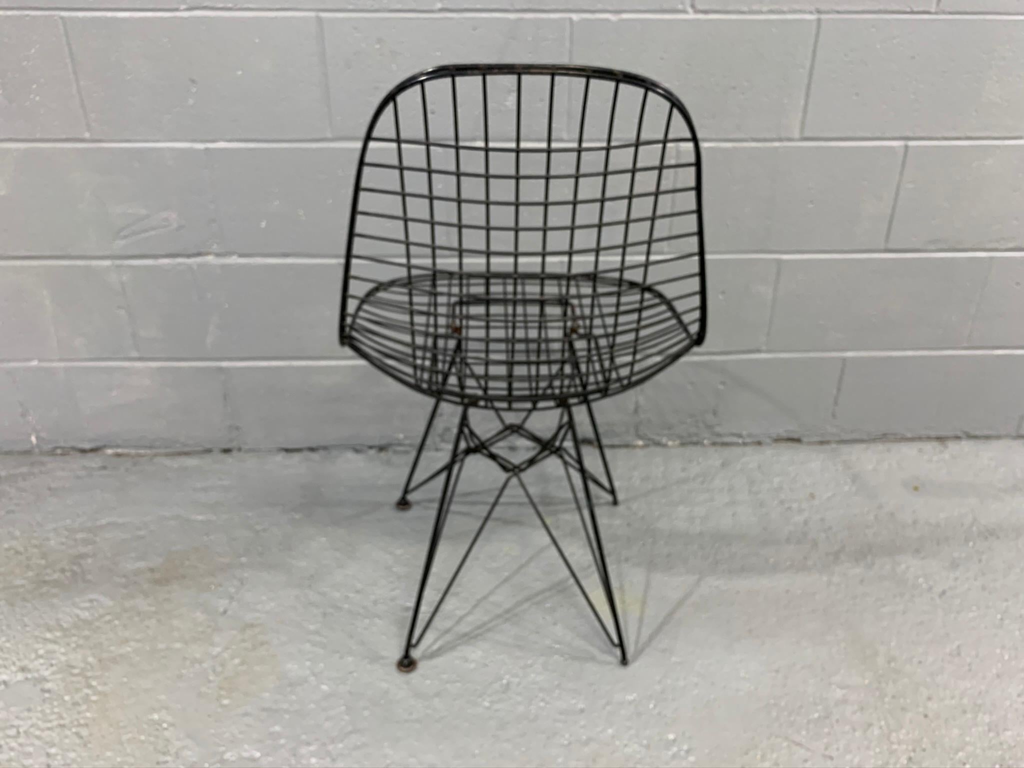 American Charles Eames Wire Eiffel Chair DKR in Black Coated Metal