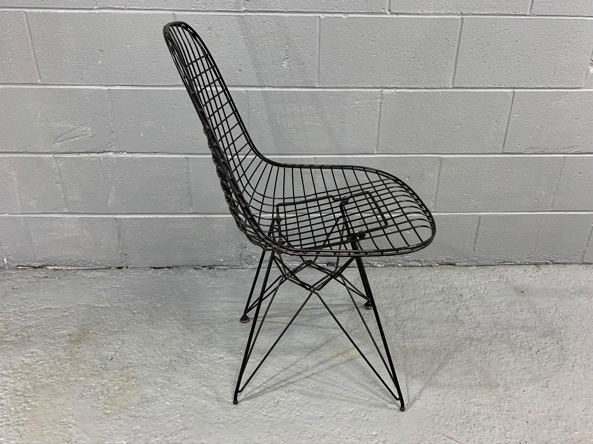 20th Century Charles Eames Wire Eiffel Chair DKR in Black Coated Metal