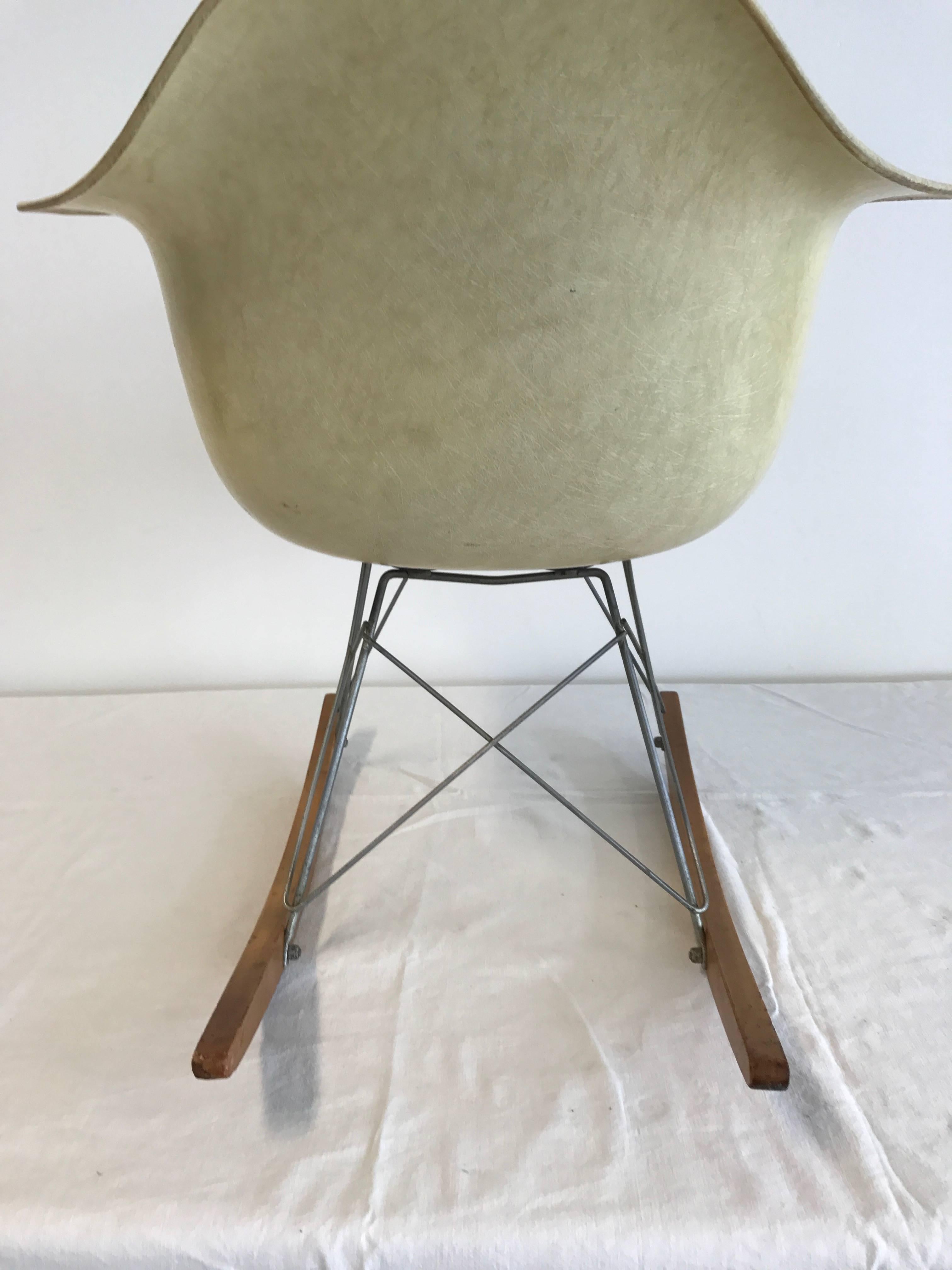 American Charles Eames Zenit RAR Rocker Chair First Edition Rope Edge Color Lemon For Sale