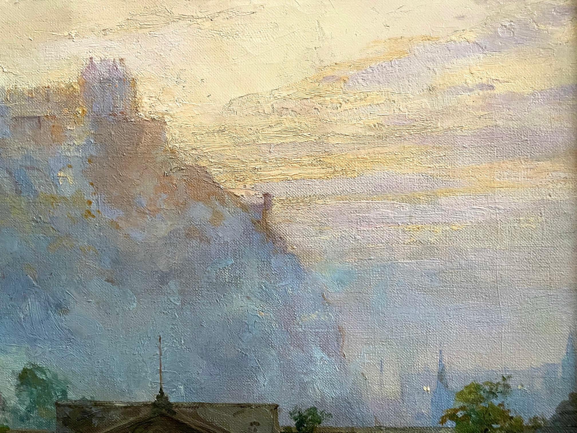 Famosa escena de Edimburgo con el Castillo del Monte empañado por la niebla desde el Puente Norte,  y una bulliciosa escena urbana abajo. De estilo impresionista, data de mediados de los años 1920/1930 y presenta una visión de la sociedad escocesa