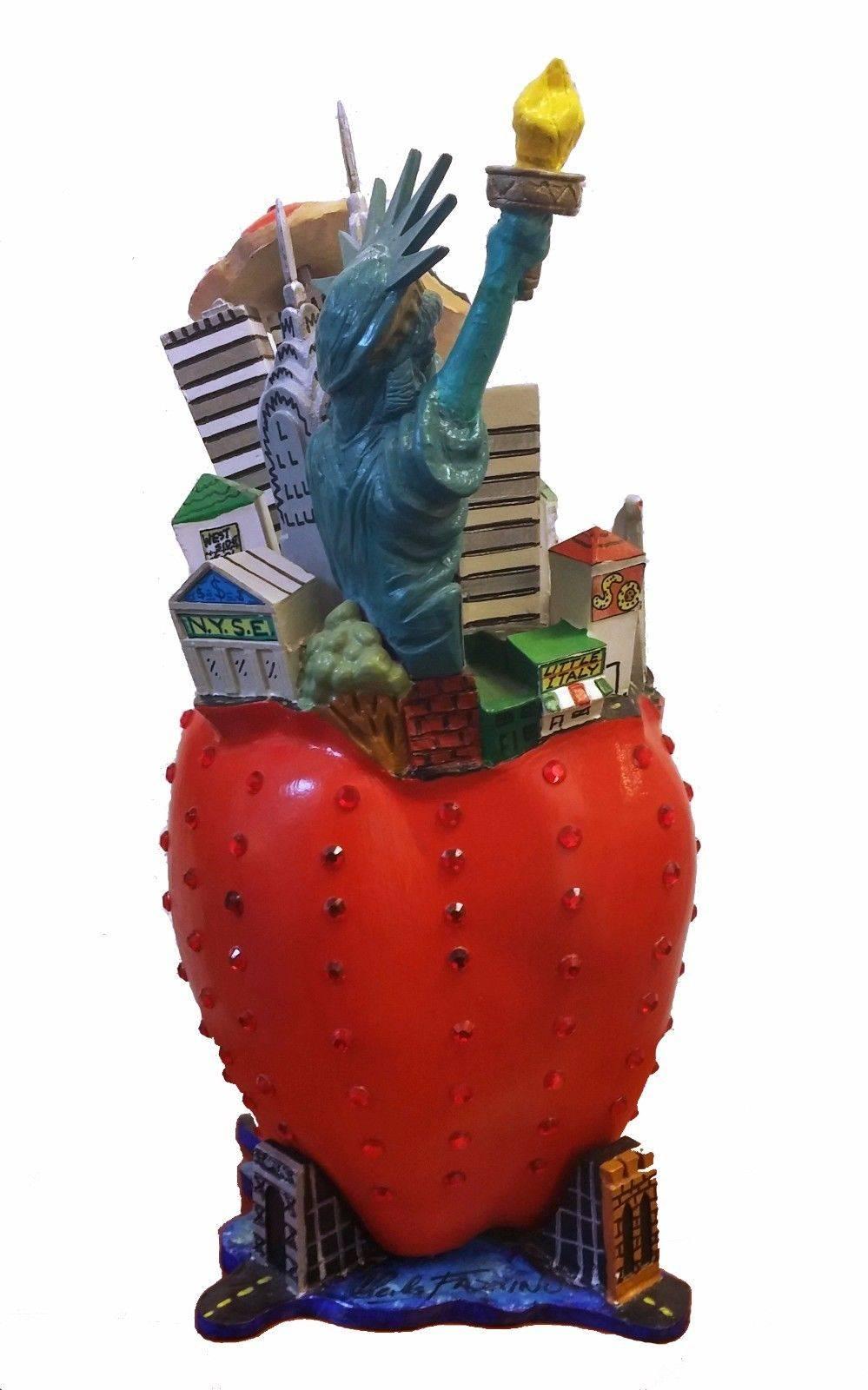 big apple sculpture