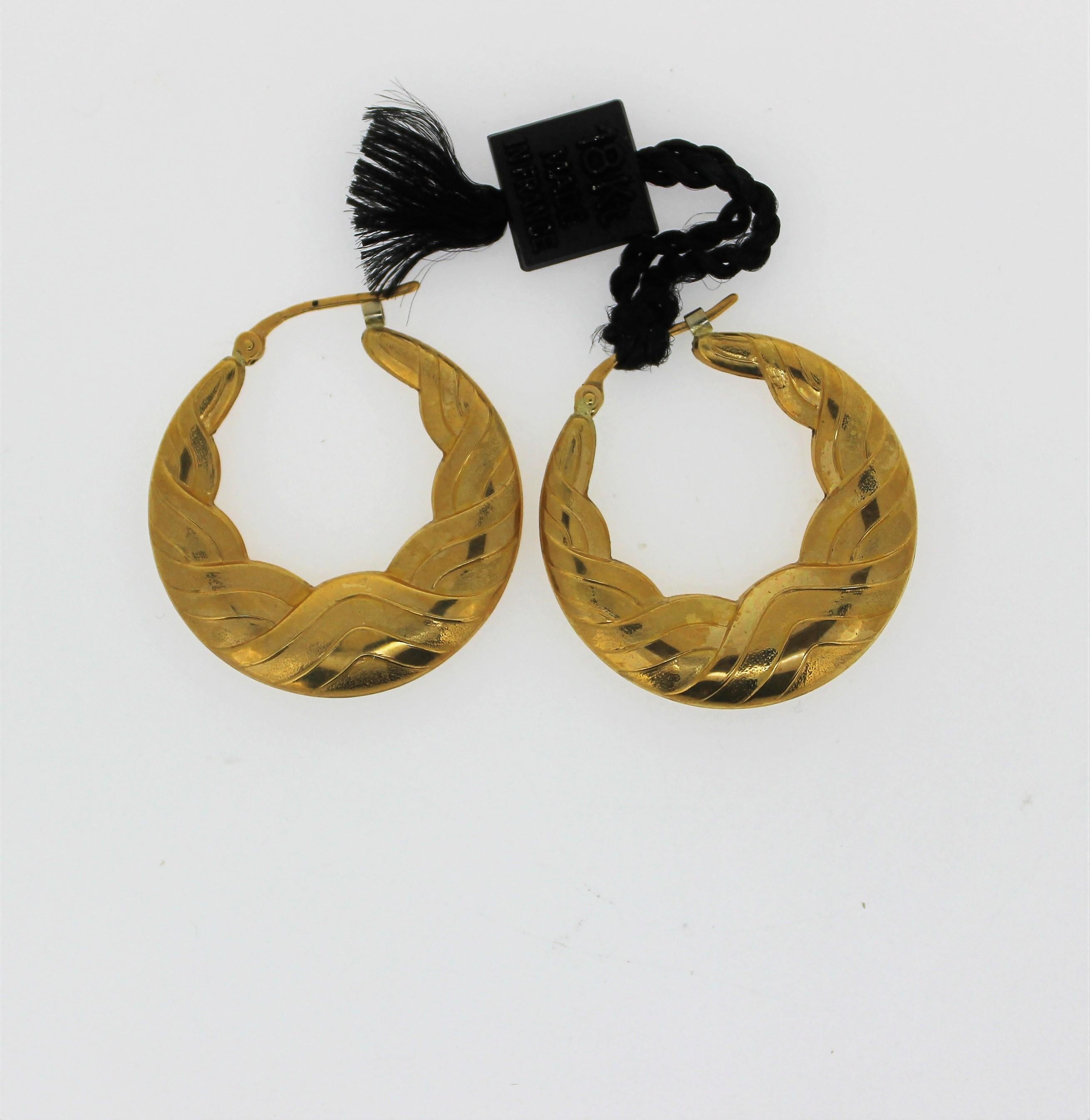 Modern Charles Garnier Paris, 18 Karat Yellow Gold Hoop Earrings, circa 1980 NOS
