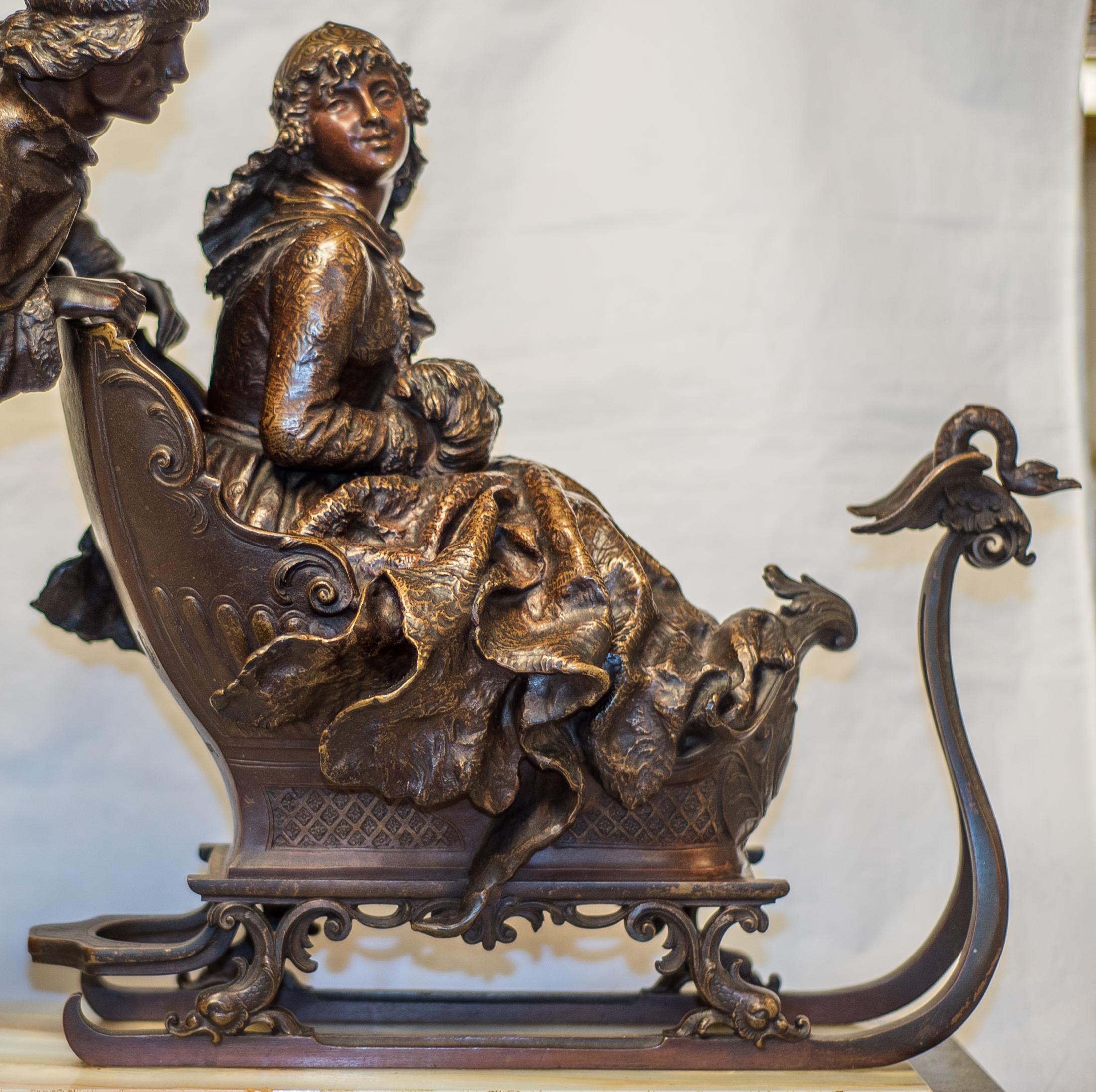 CHARLES GEORGES FERVILLE-SUAN
Französisch, 1847-1925

Bronzegruppe mit einer Winterszene 

Eine Winterszene mit einem Mann auf Schlittschuhen, der den Schlitten der Frau schiebt, montiert auf einem Sockel aus Onyx und Holz. 
Im Guss signiert