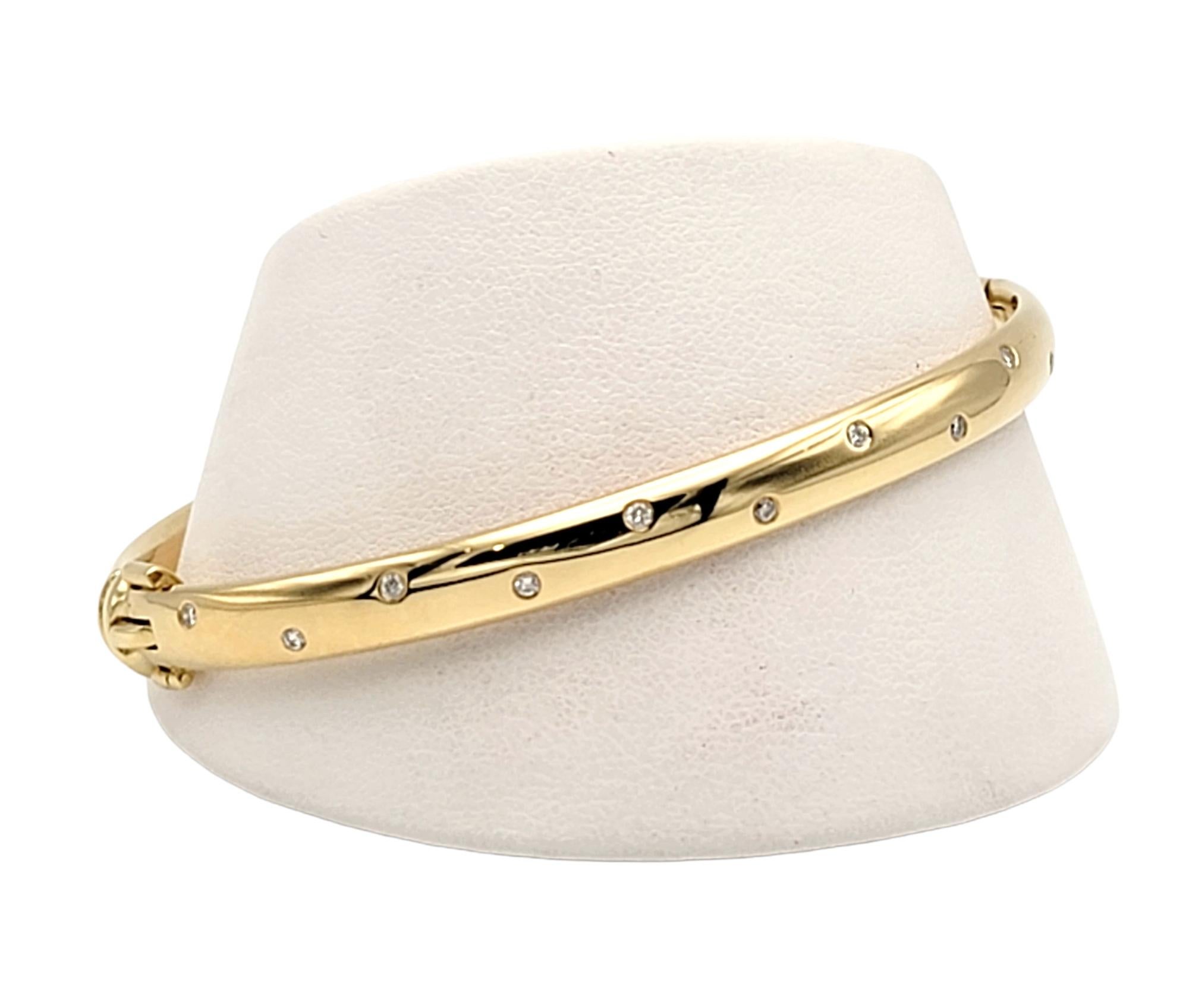 Charles Green & Sons Bracelet jonc ovale en or jaune 18 carats et diamants en vente 7