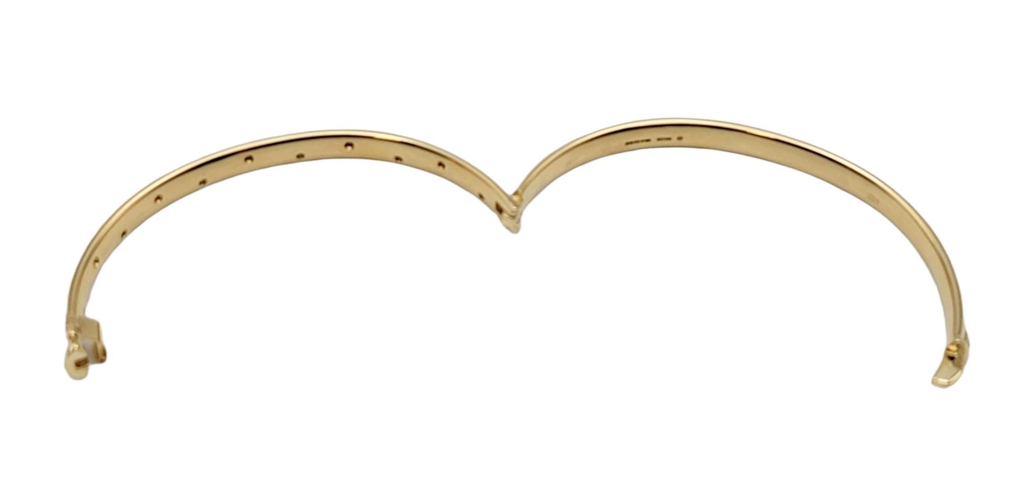 Charles Green & Sons Bracelet jonc ovale en or jaune 18 carats et diamants en vente 1