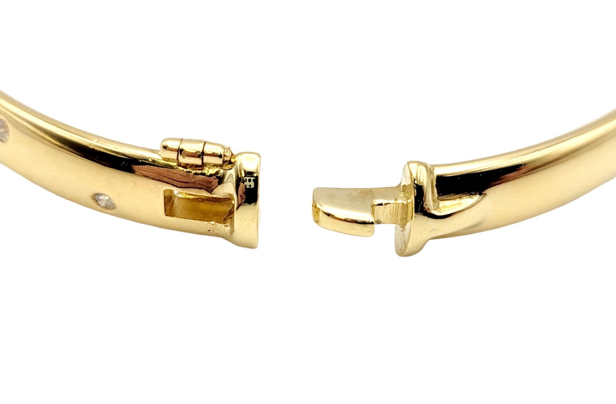 Charles Green & Sons Bracelet jonc ovale en or jaune 18 carats et diamants en vente 3