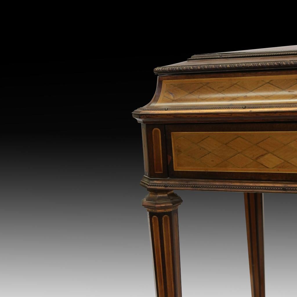 Rare table de toilette Charles-Guillaume Diehl en bois de satin et acajou français du XIXe siècle 

Il est vraiment magnifique de découvrir un Charles-Guillaume Diehl original sans l'ostentation variée et l'ornementation décorative. C'est ce qui