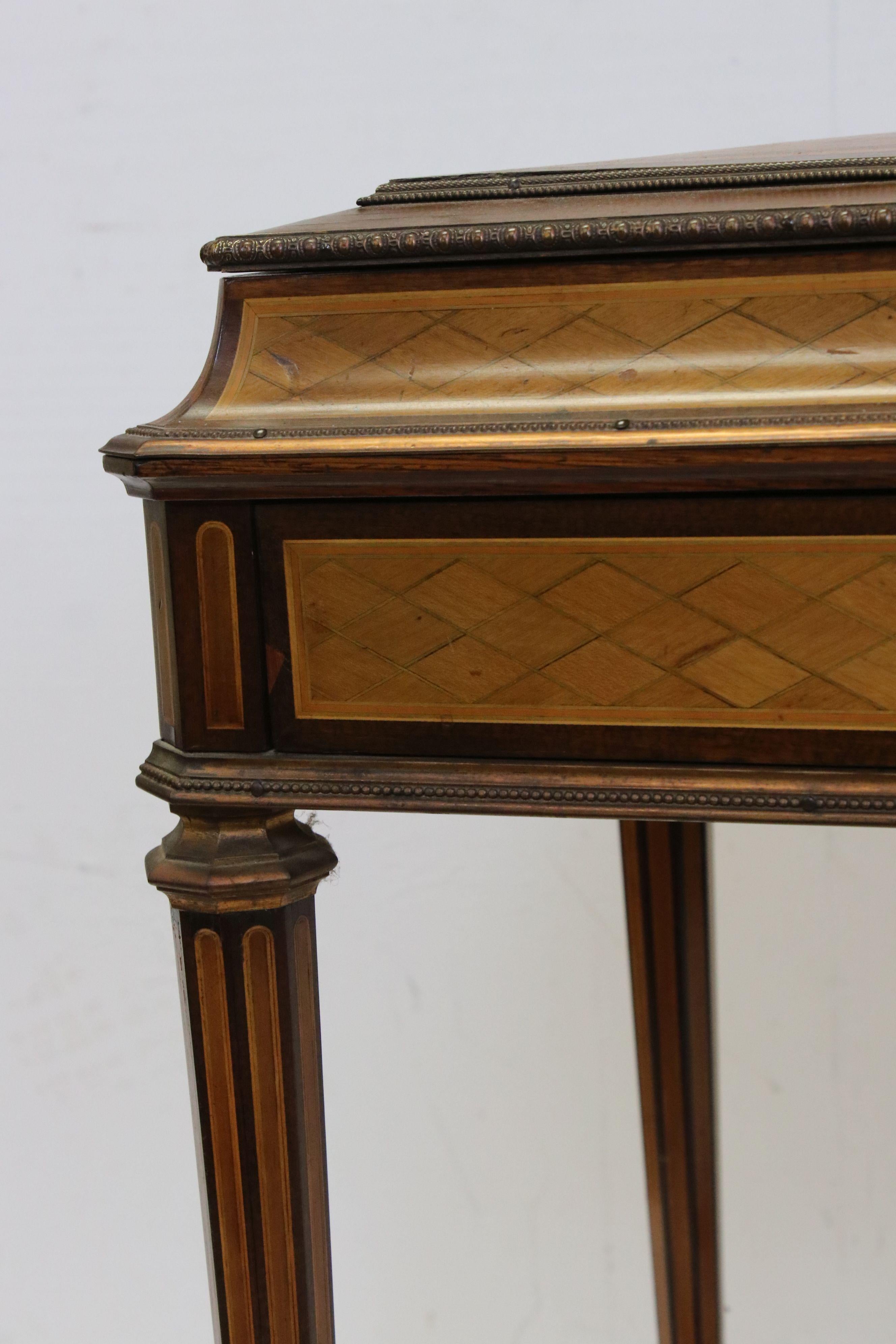 Charles-Guillaume Diehl 19th Century French Satinwood Dressing Table In Good Condition For Sale In London, GB