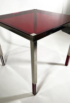 Table de jeu moderne américaine rouge et transparente en lucite et nickel de Charles Hollis Jones