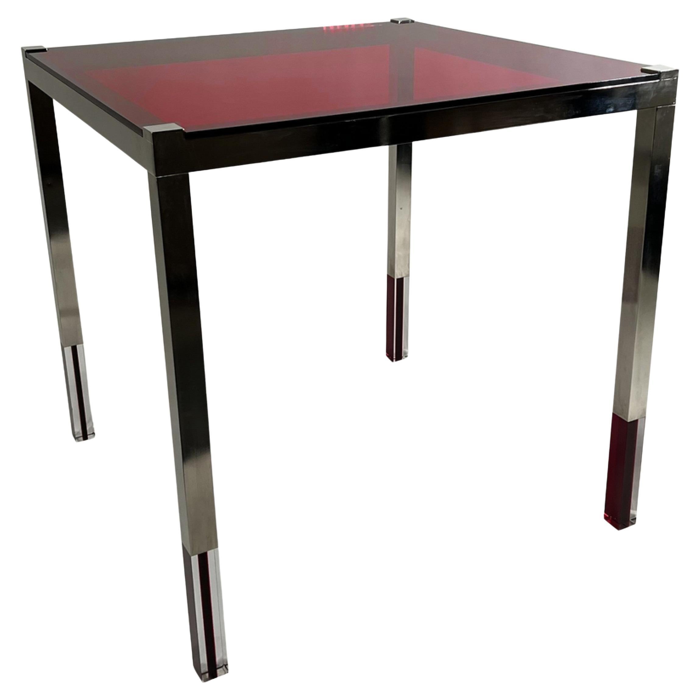 Table de jeu moderne américaine rouge et transparente en lucite et nickel de Charles Hollis Jones