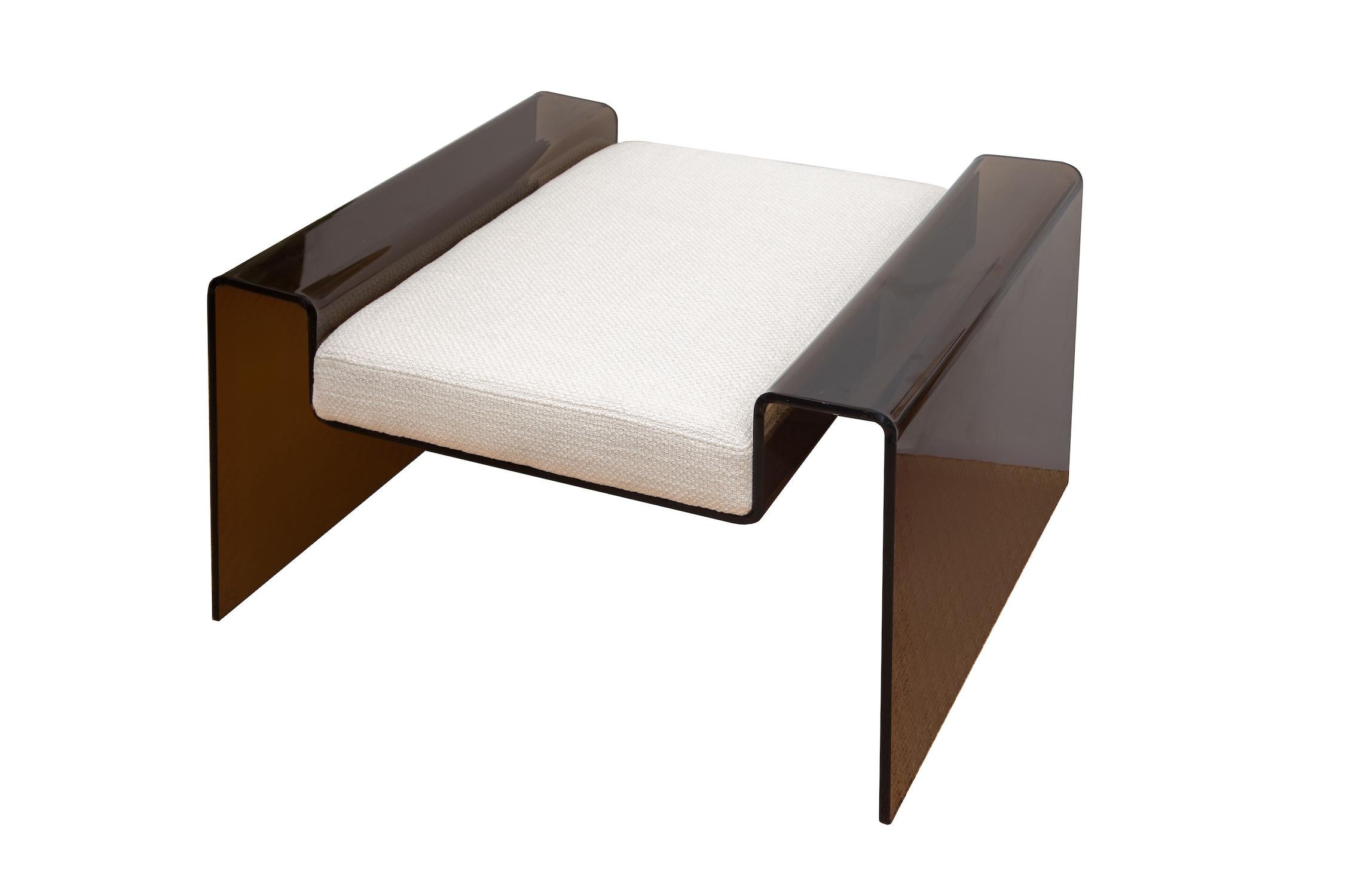 Moderne Banc vintage Spiros Zakas rare en lucite fumée, coussin blanc cassé en vente
