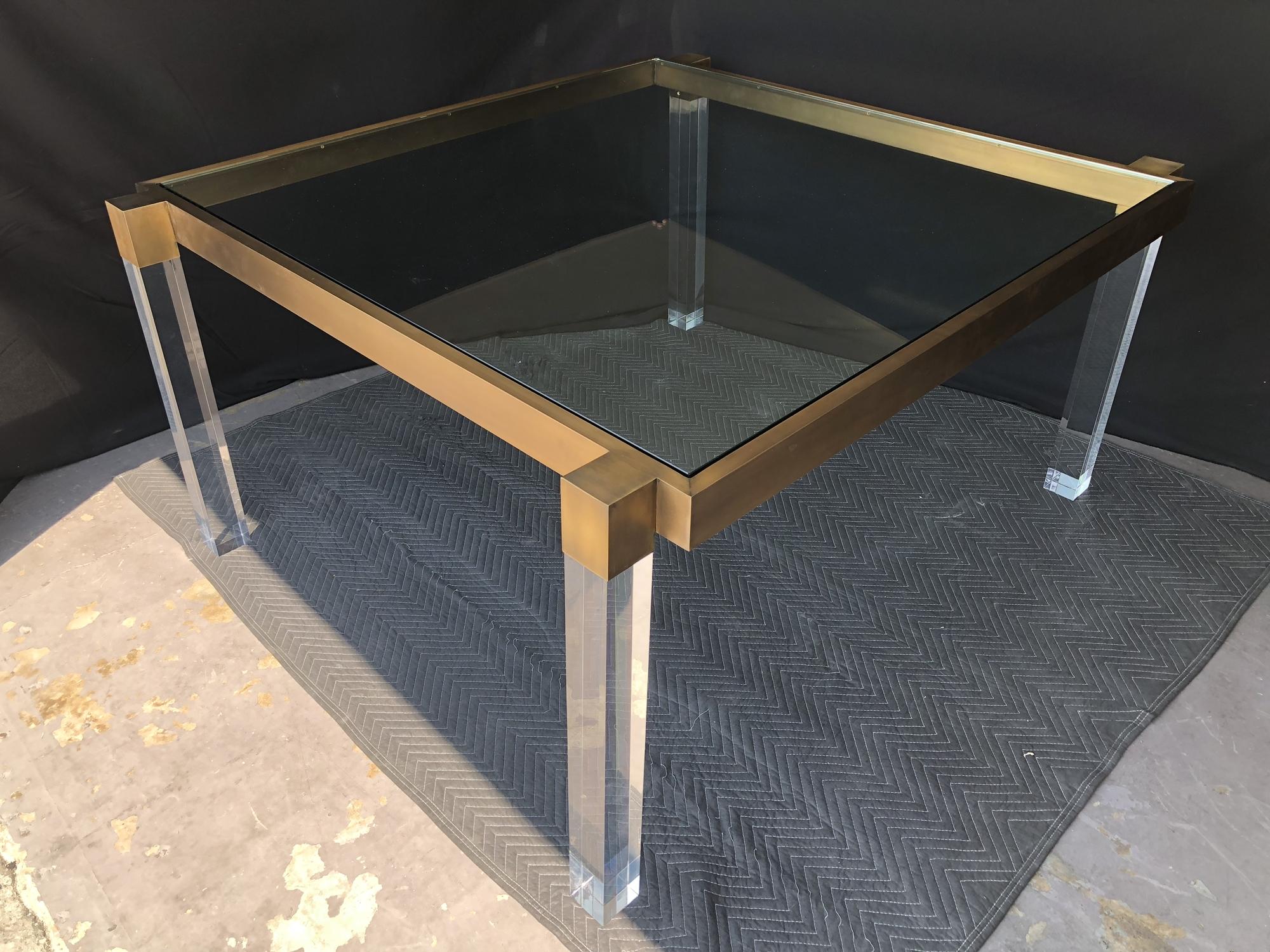 Mid-Century Modern Table de salle à manger « Box Line » de Charles Hollis Jones en Lucite et laiton massif ancien en vente