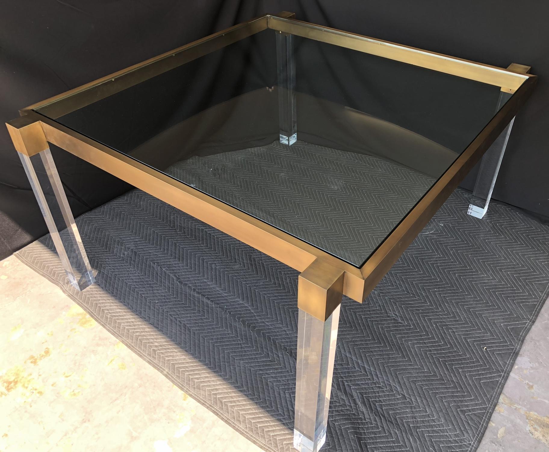 Milieu du XXe siècle Table de salle à manger « Box Line » de Charles Hollis Jones en Lucite et laiton massif ancien en vente