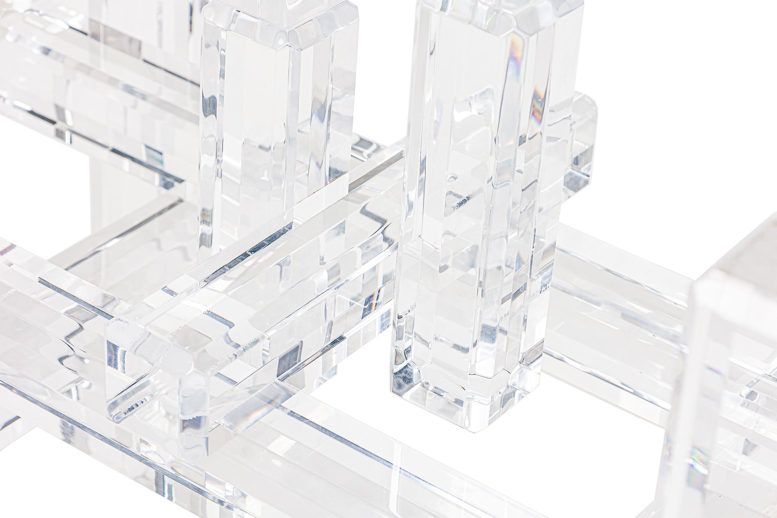 Facetté Charles Hollis Jones Contemporary AM Contemporary Clear Lucite Dining Table Base en vente