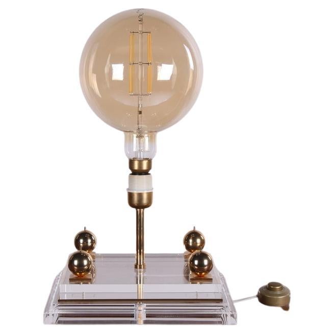  Charles Hollis Jones Gold Plexiglass Hollywood Regency Table Lamp, 70s For Sale