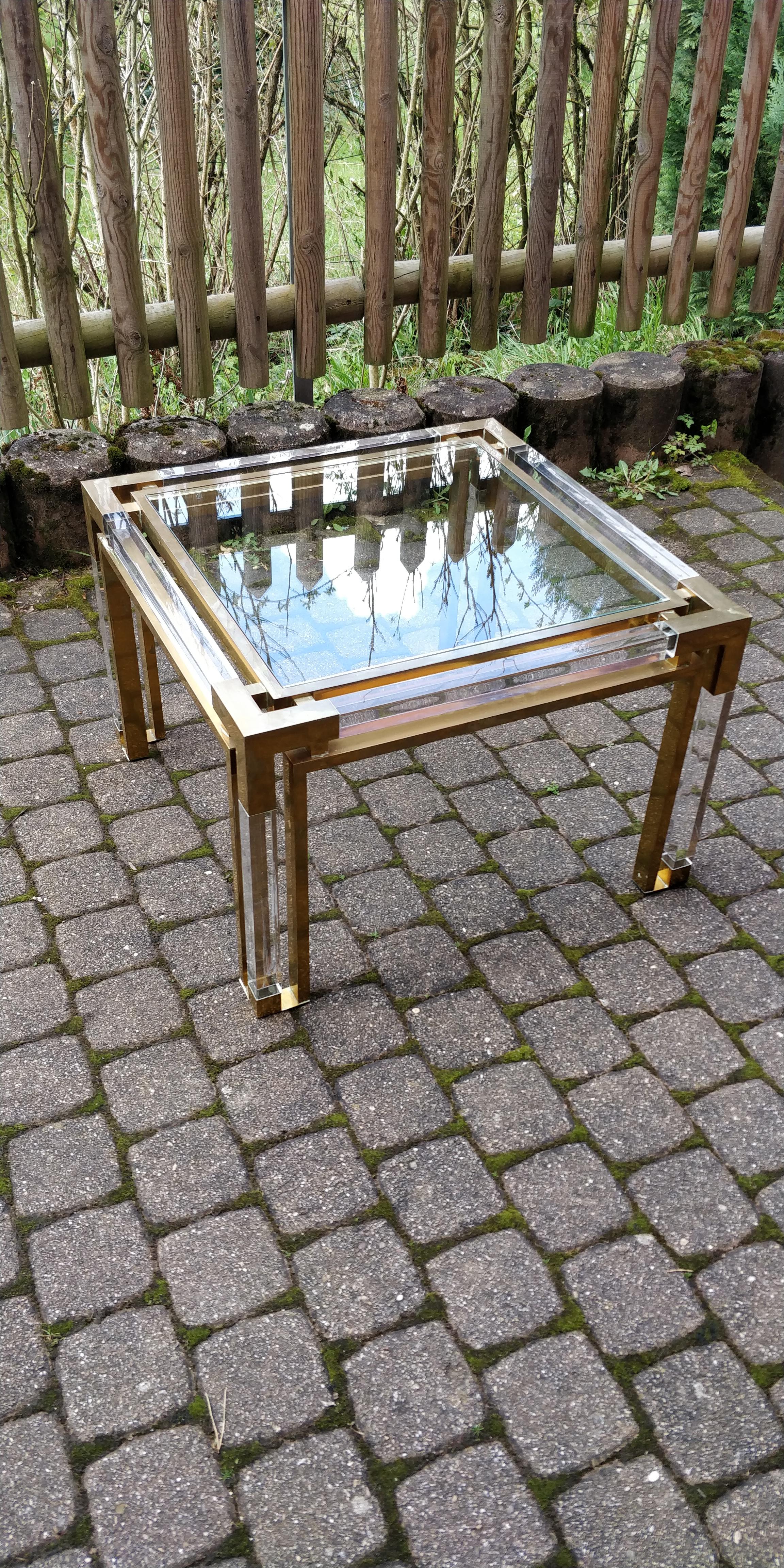 Charles Hollis Jones Lucite and Brass Italian Square Cocktail Table In Good Condition In Lège Cap Ferret, FR