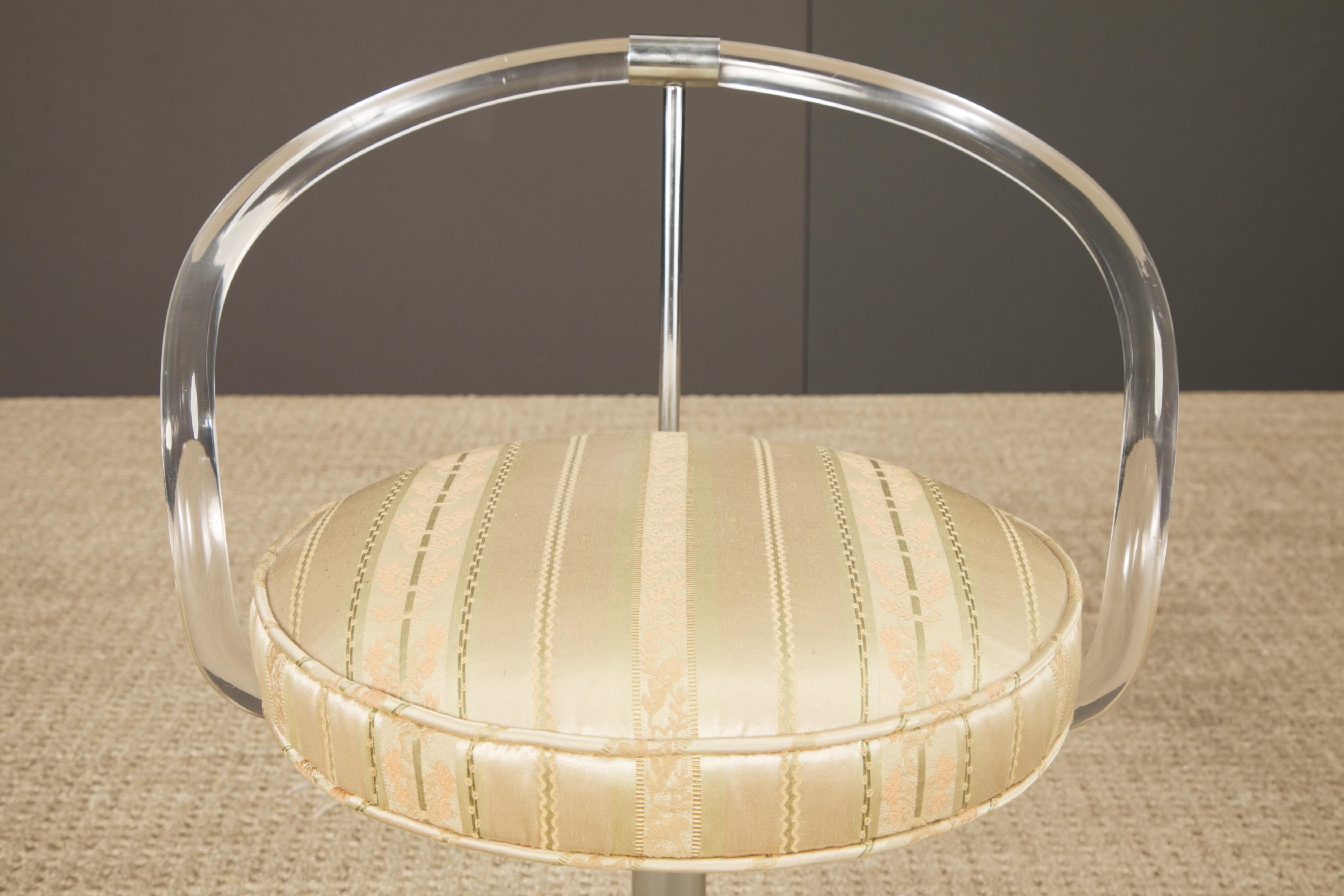 Charles Hollis Jones Taburete giratorio de tocador de lucita y acero cromado, c. 1970 finales del siglo XX en venta