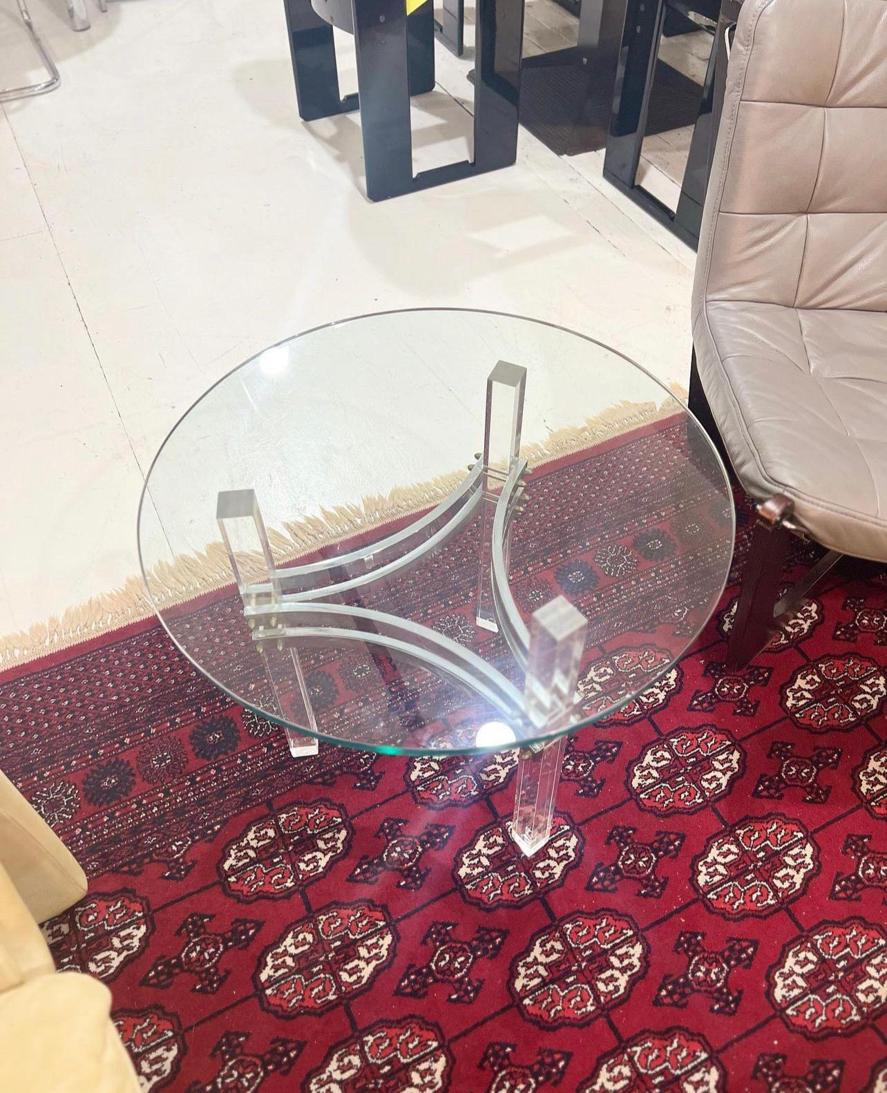 Charles Hollis Jones Lucite, Chrome and Glass End Table  In Good Condition For Sale In Brooklyn, NY