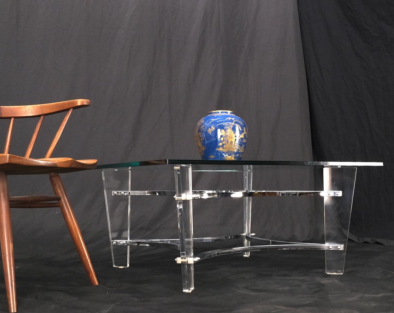Mid-Century Modern Table basse centrale carrée en chrome Lucite avec plateau en verre Charles Hollis Jones en vente