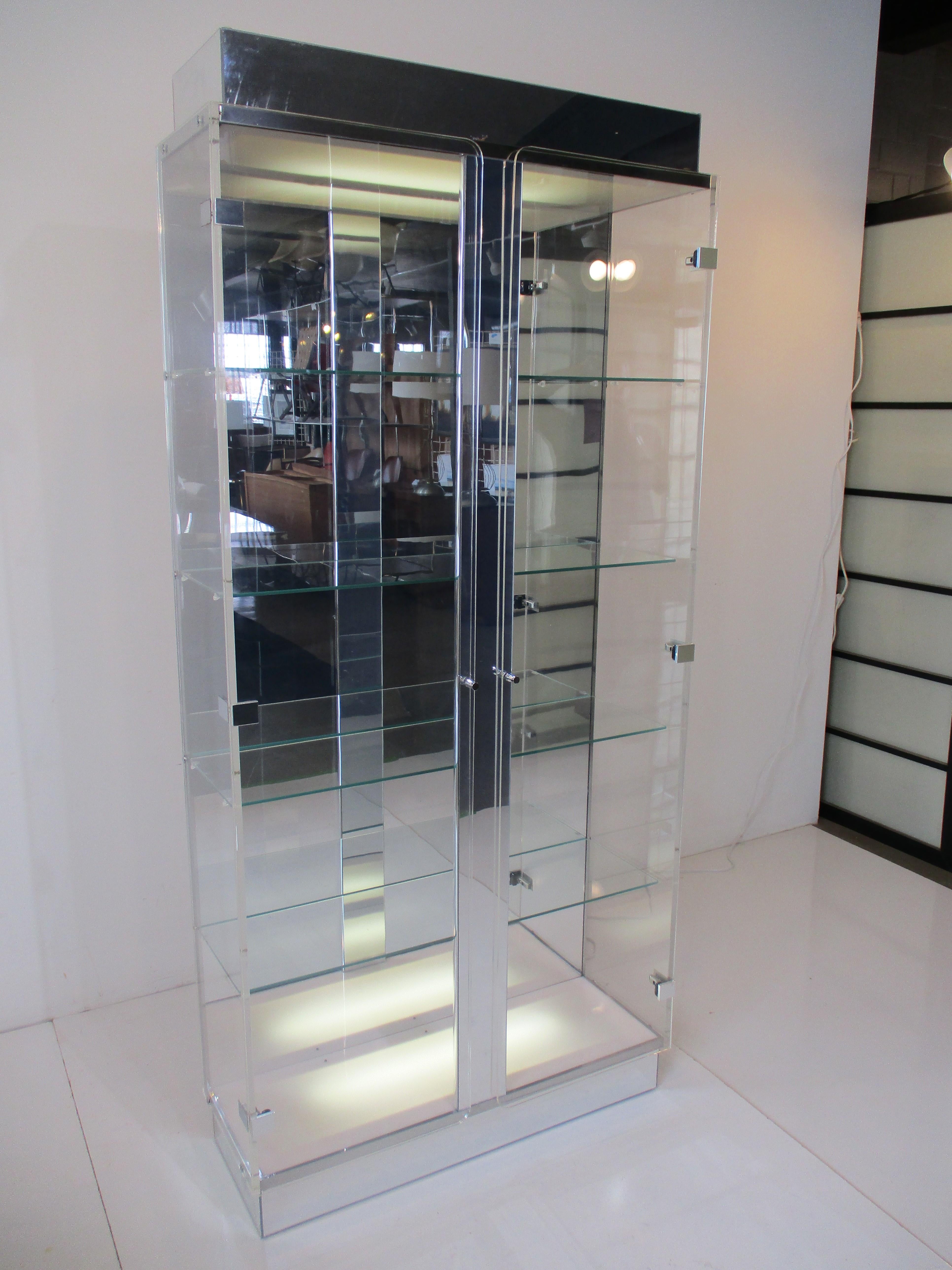 Charles Hollis Jones Lucite / Glass Display Cabinet   For Sale 5