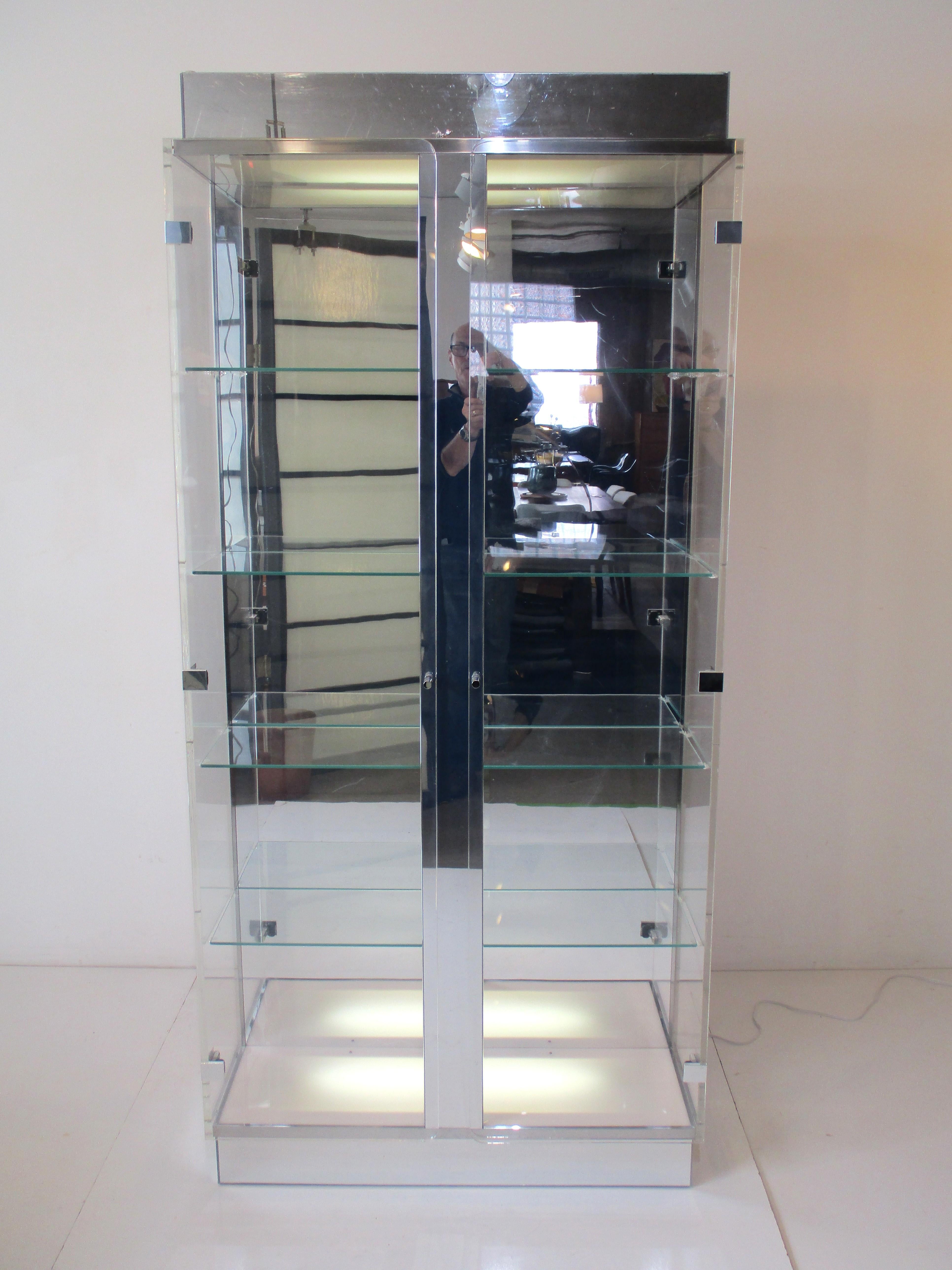 Charles Hollis Jones Lucite / Glass Display Cabinet   For Sale 3