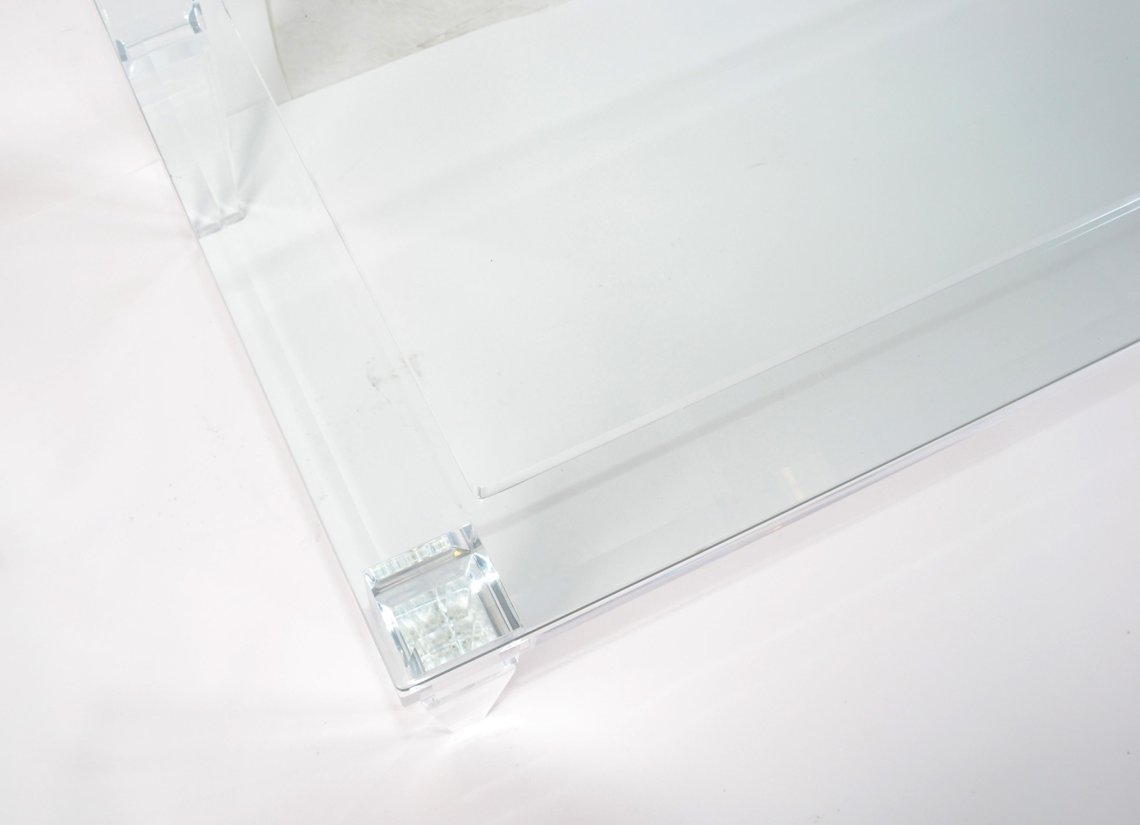 Table basse moderne mi-siècle en lucite et verre biseauté de Charles Hollis Jones, 1970 Bon état - En vente à Miami, FL
