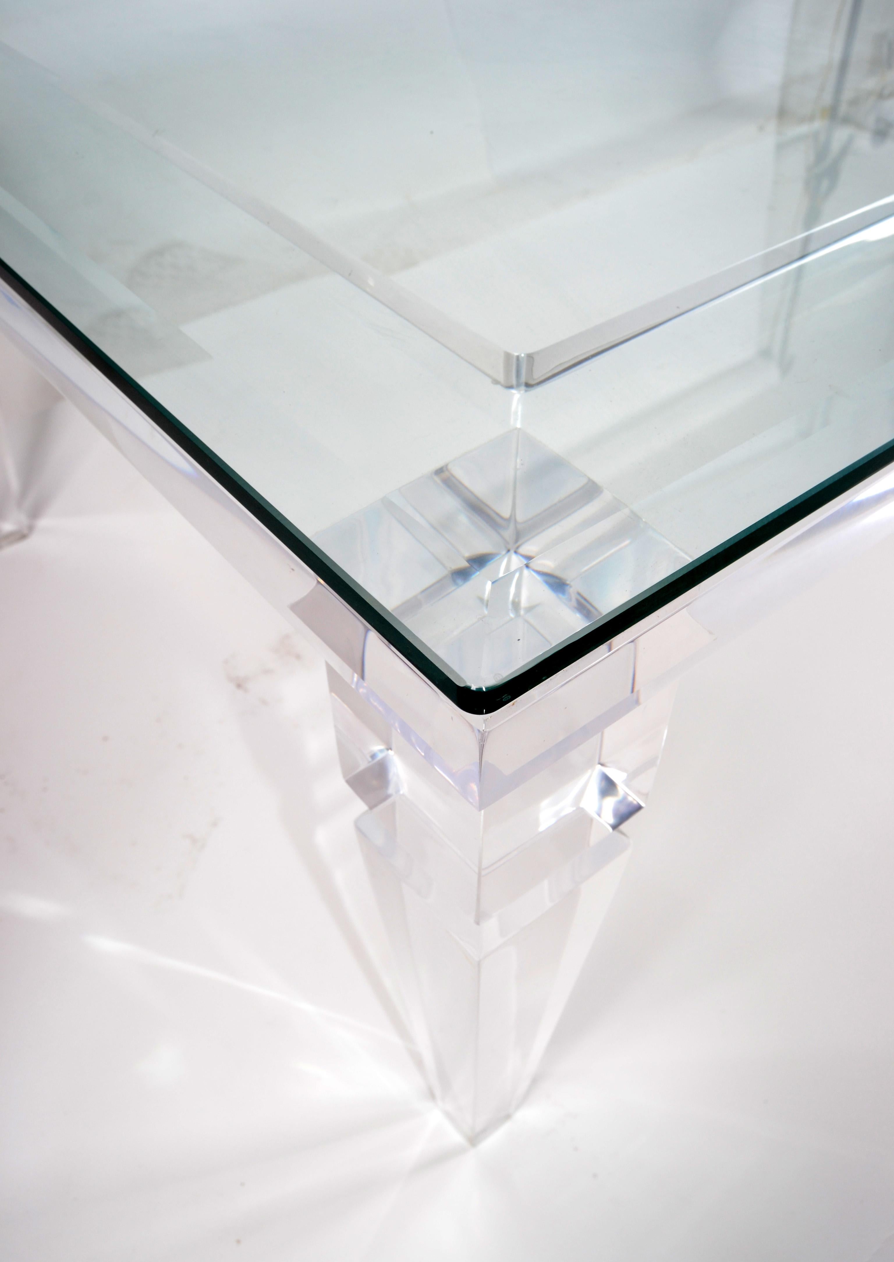 Fin du 20e siècle Table basse moderne mi-siècle en lucite et verre biseauté de Charles Hollis Jones, 1970 en vente