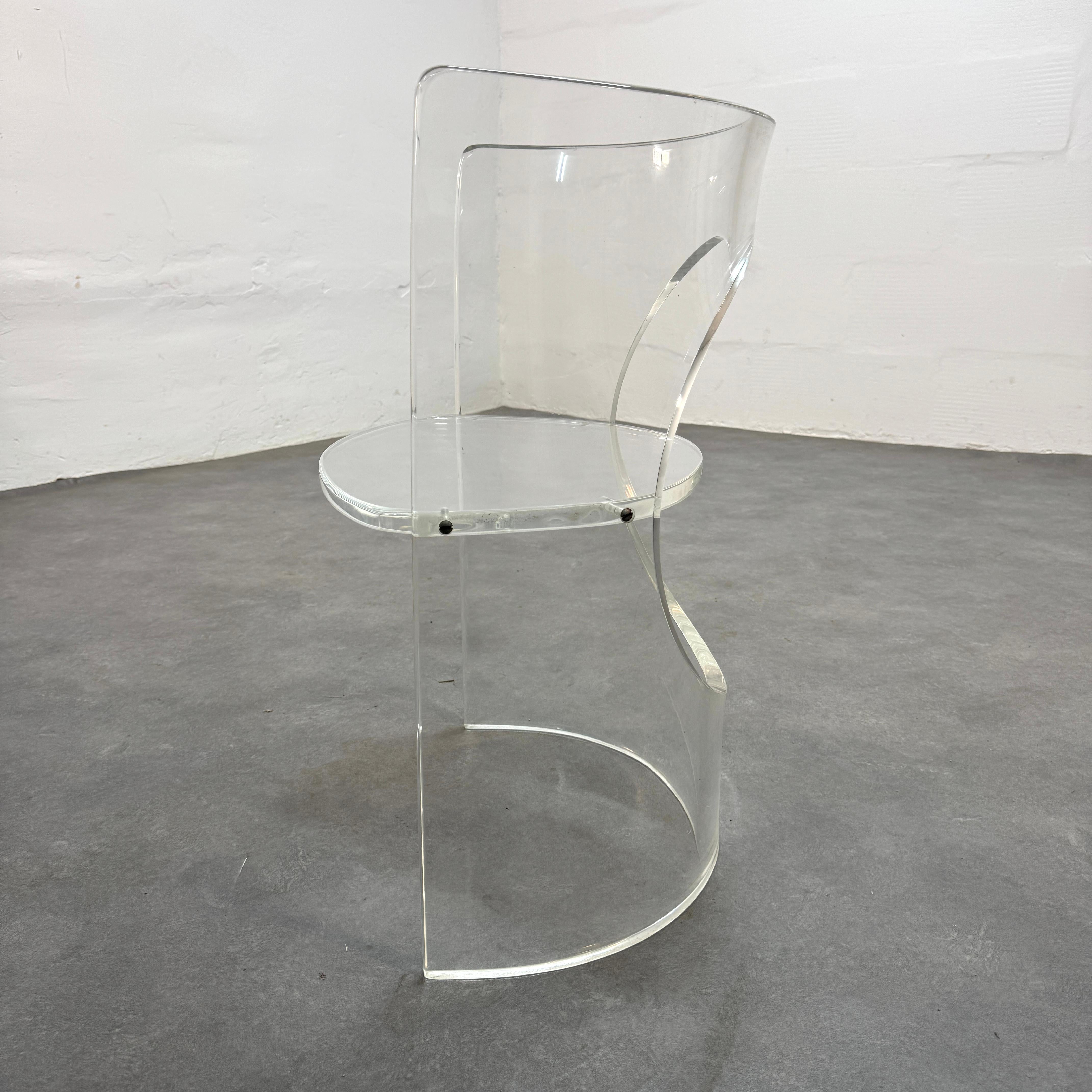 Américain Charles Hollis Jones 'O'Barrel lucite chair 1970's. en vente