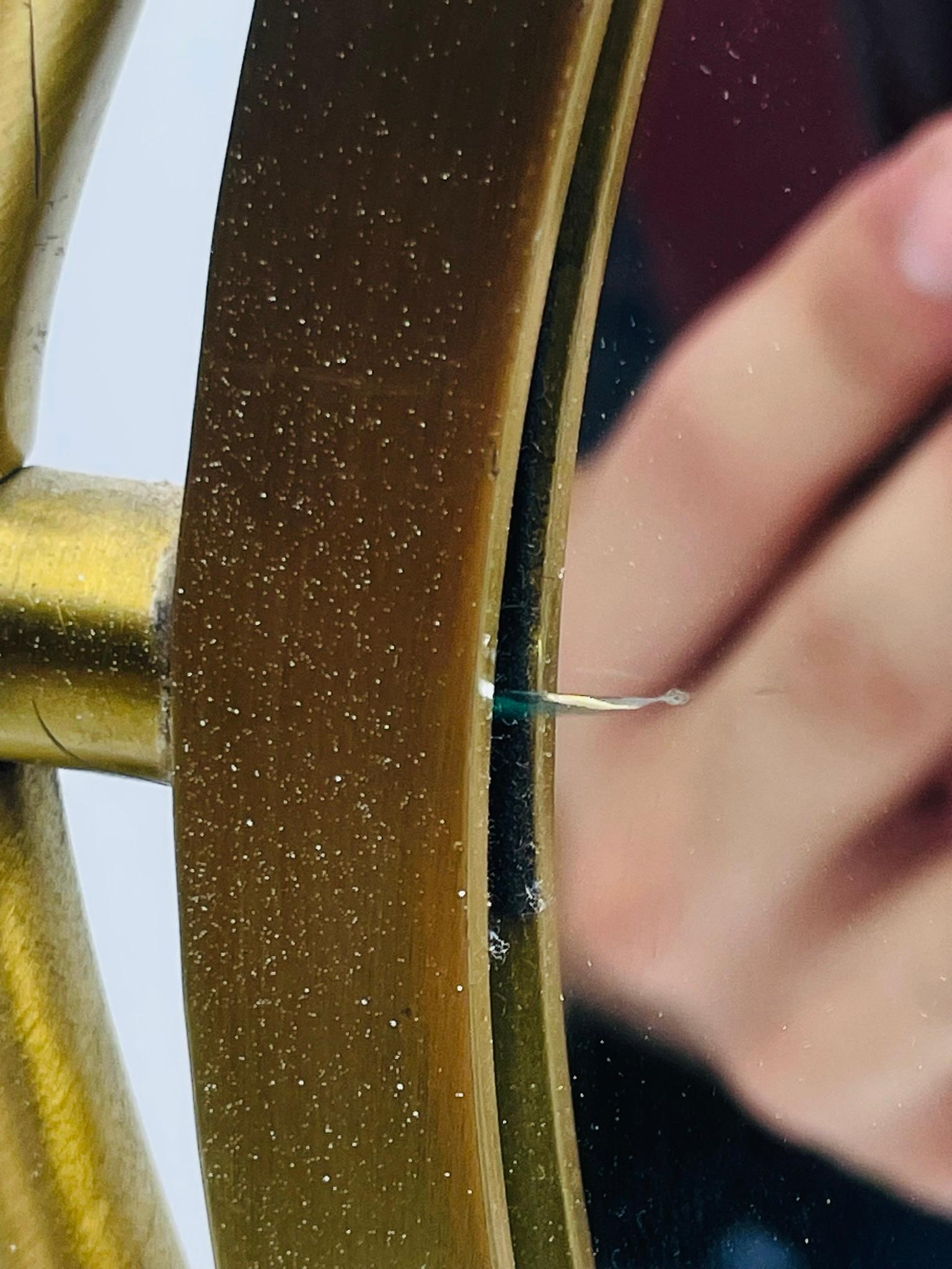 Charles Hollis Jones Miroir pivotant sculptural en laiton, 1960s Hollywood Regency en vente 12