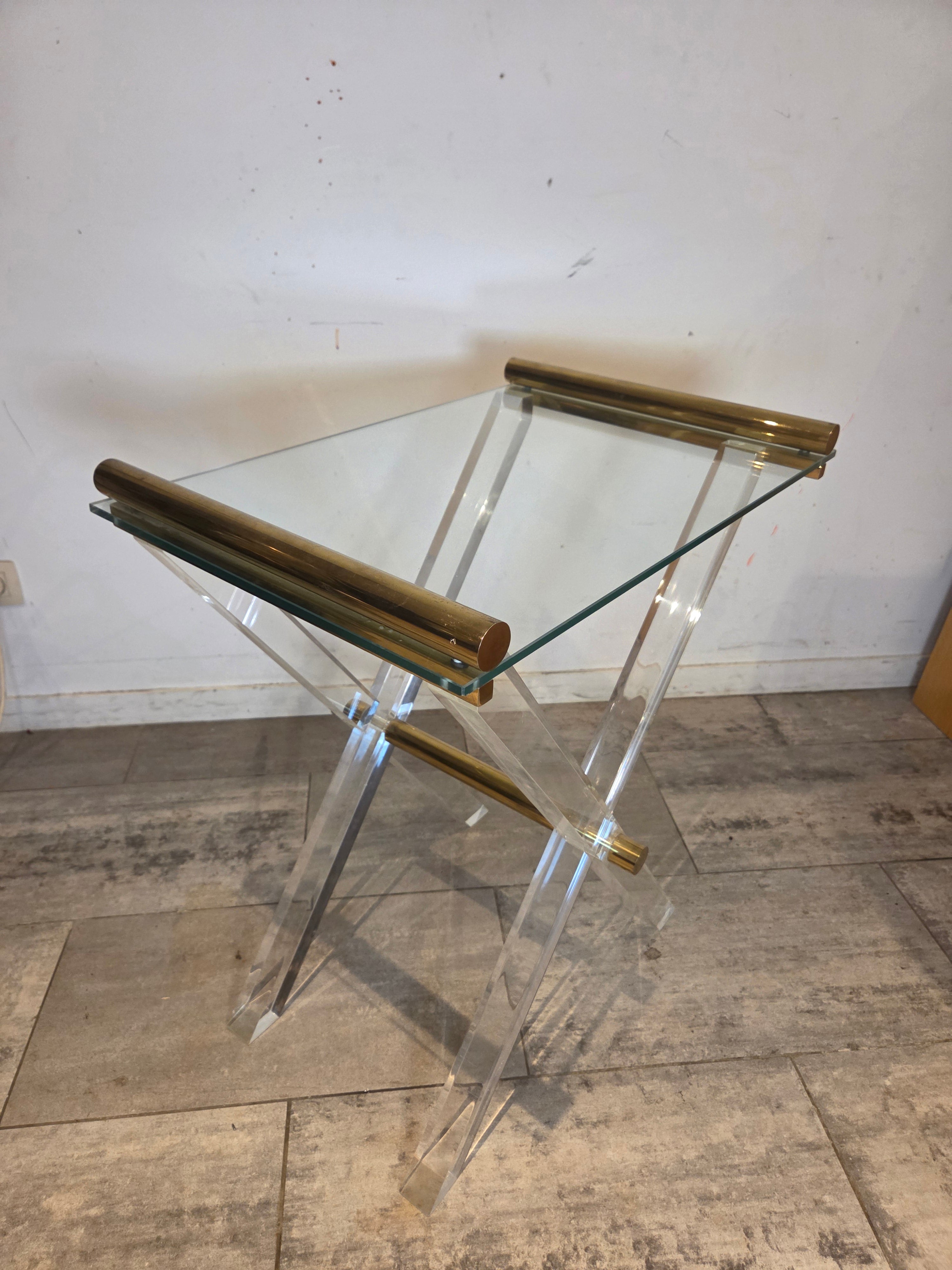 Mesa auxiliar Charles Hollis Jones con Trey móvil en venta